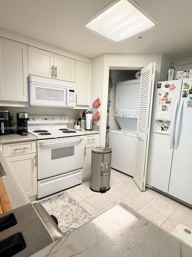 Real estate property located at 701 Brickell Key Blvd #1501, Miami-dade, Courvoisier Courts Condo, Miami, FL