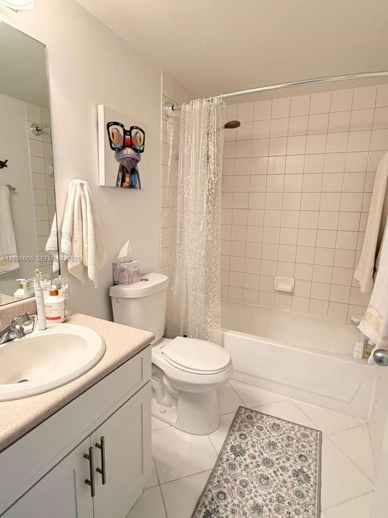 Real estate property located at 701 Brickell Key Blvd #1501, Miami-dade, Courvoisier Courts Condo, Miami, FL