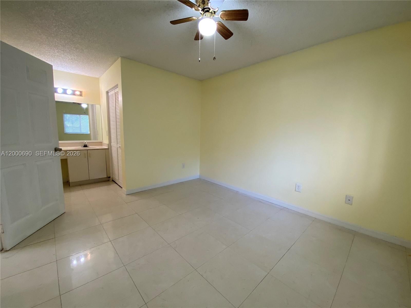 Real estate property located at 3670 56th Ave #705, Broward, Lakewood At Emerald Hills, Hollywood, FL