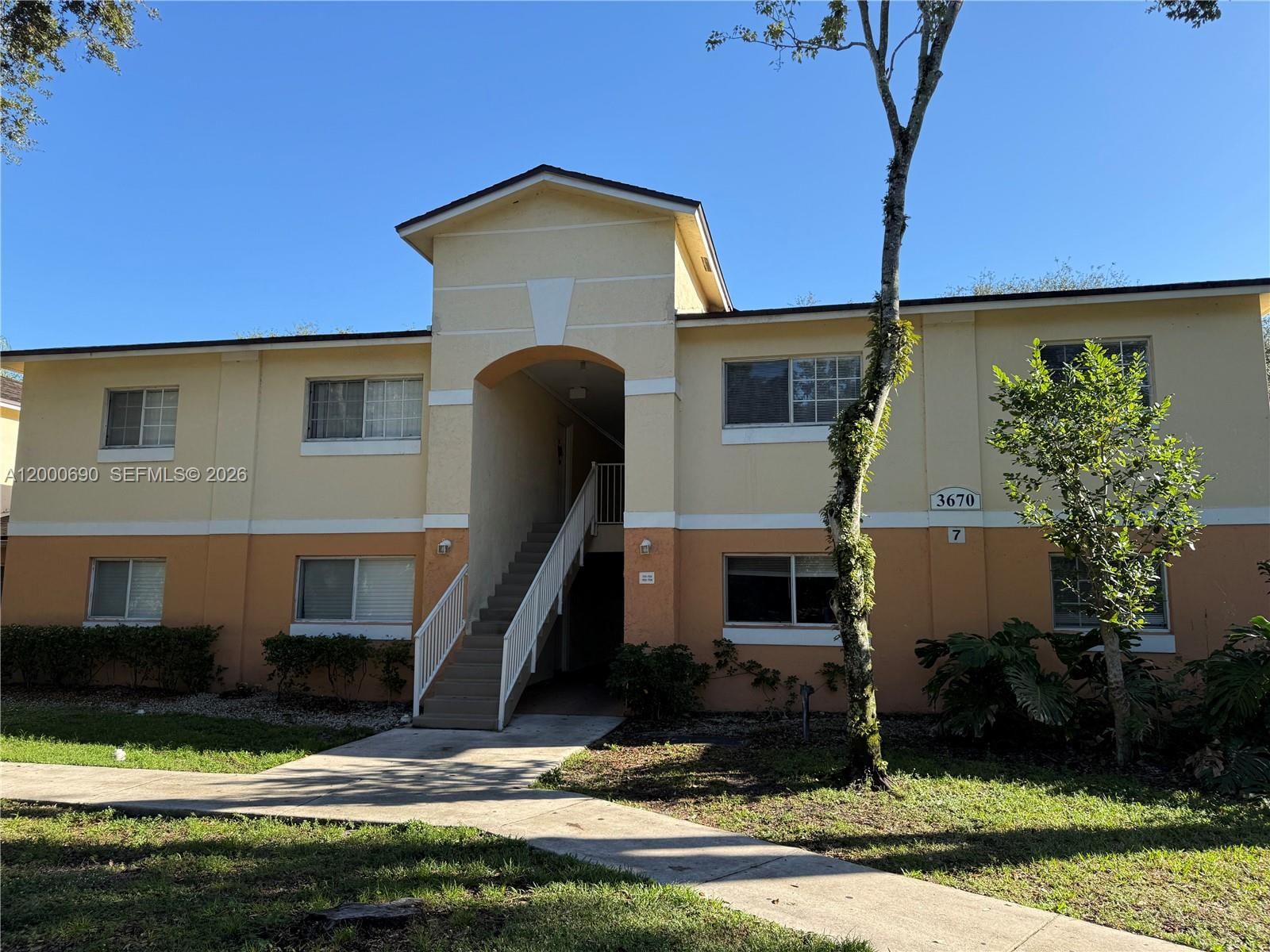 Real estate property located at 3670 56th Ave #705, Broward, Lakewood At Emerald Hills, Hollywood, FL