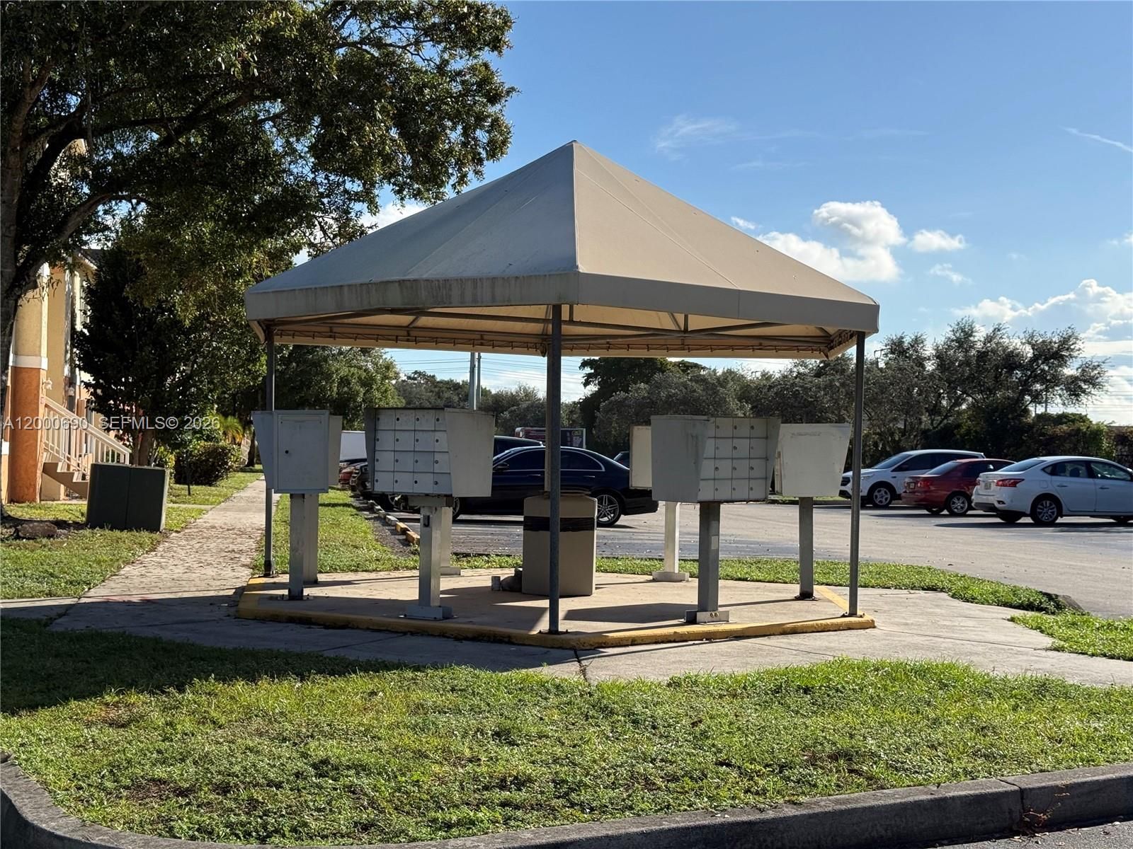 Real estate property located at 3670 56th Ave #705, Broward, Lakewood At Emerald Hills, Hollywood, FL