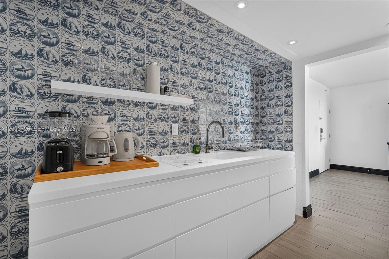 Real estate property located at 1100 West Ave #916, Miami-dade, 1100 West Condo, Miami Beach, FL