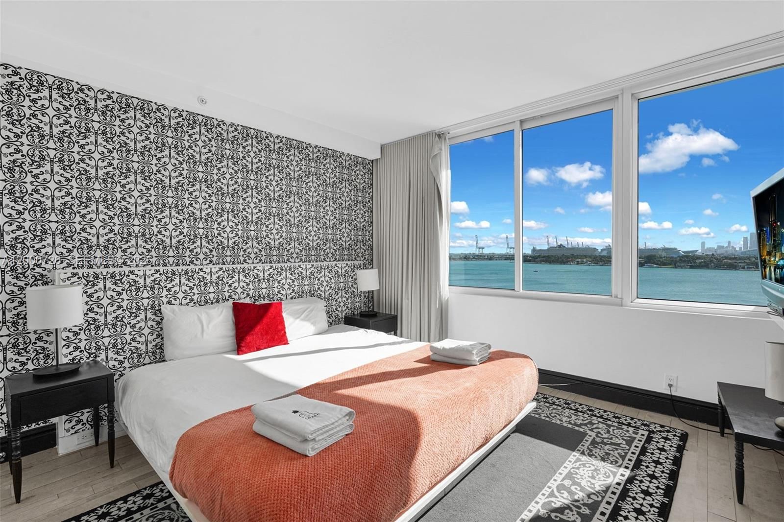 Real estate property located at 1100 West Ave #916, Miami-dade, 1100 West Condo, Miami Beach, FL