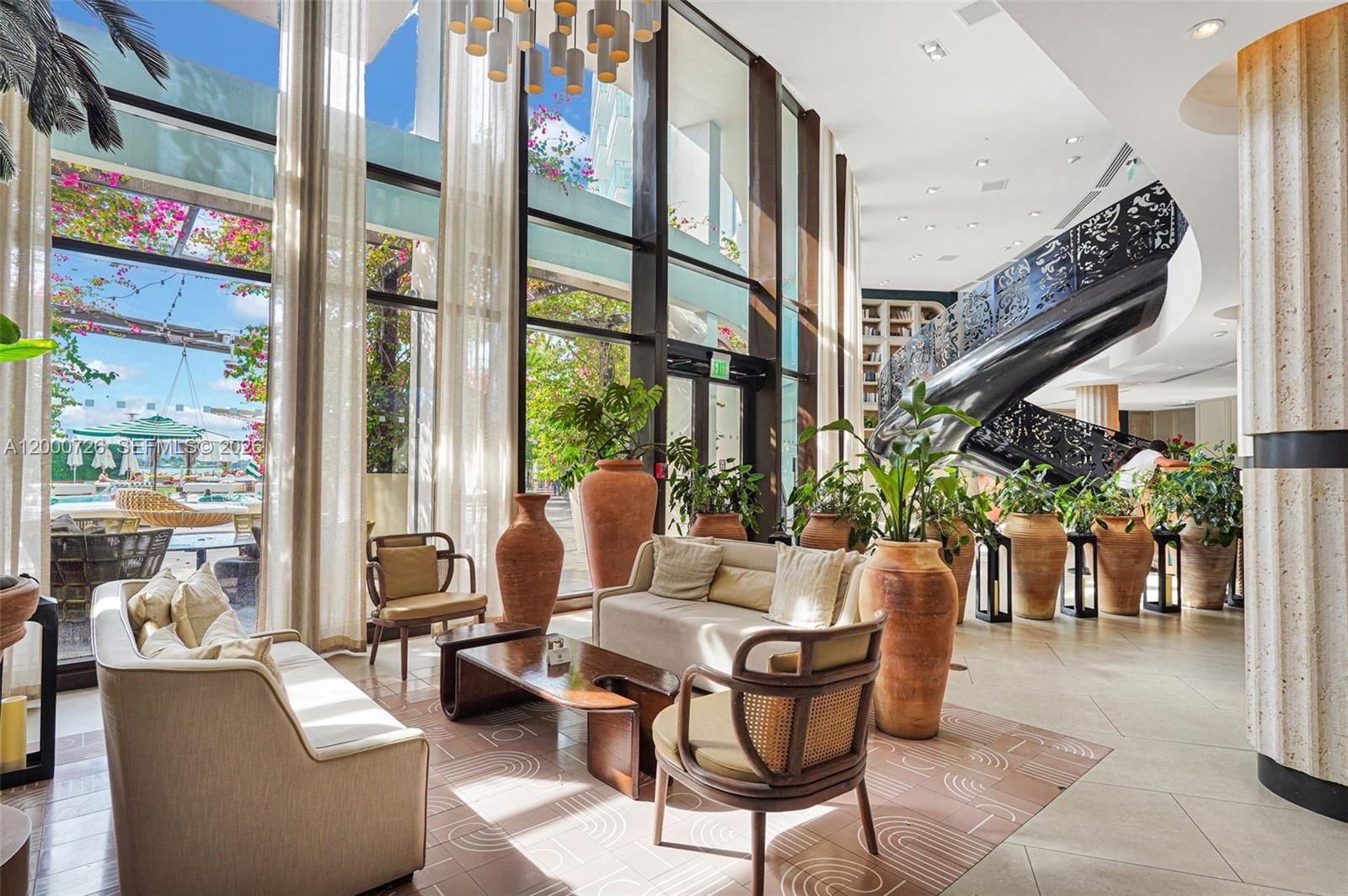 Real estate property located at 1100 West Ave #916, Miami-dade, 1100 West Condo, Miami Beach, FL