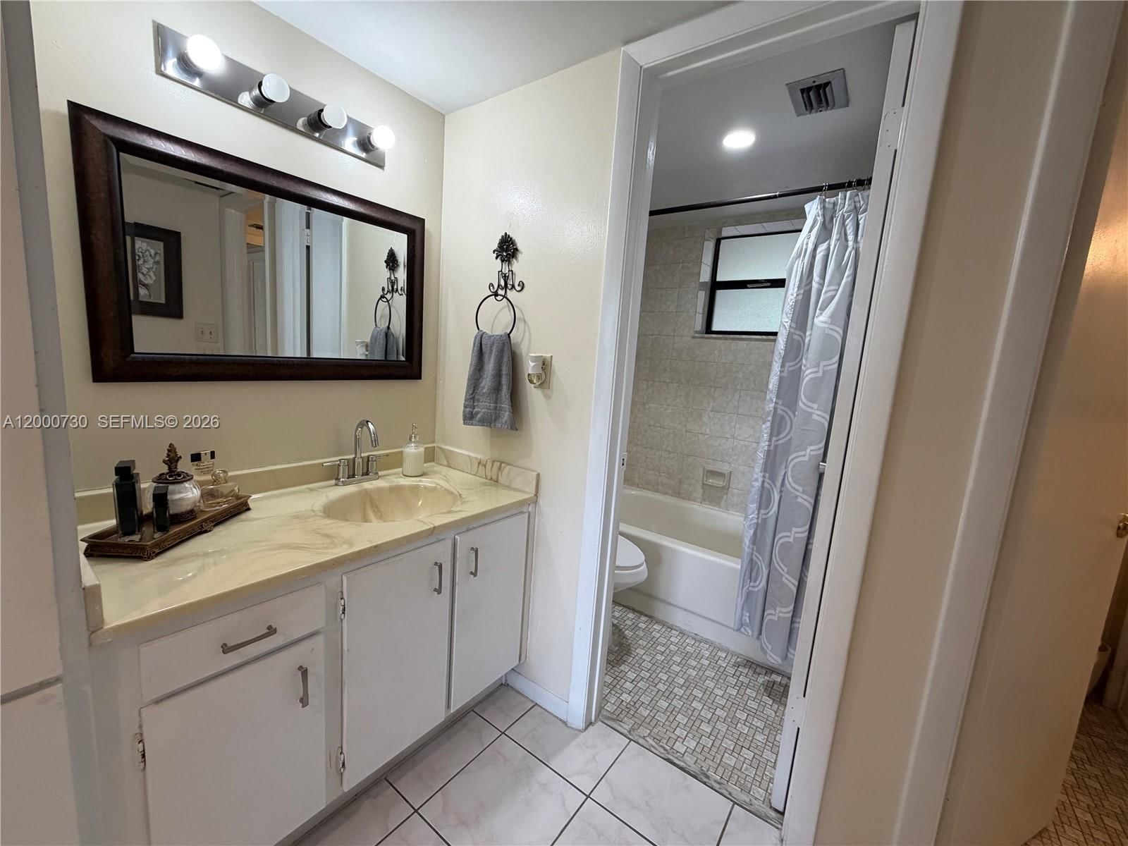 Real estate property located at 900 Colony Point Cir #317, Broward, Colony Point 1 Condo, Pembroke Pines, FL