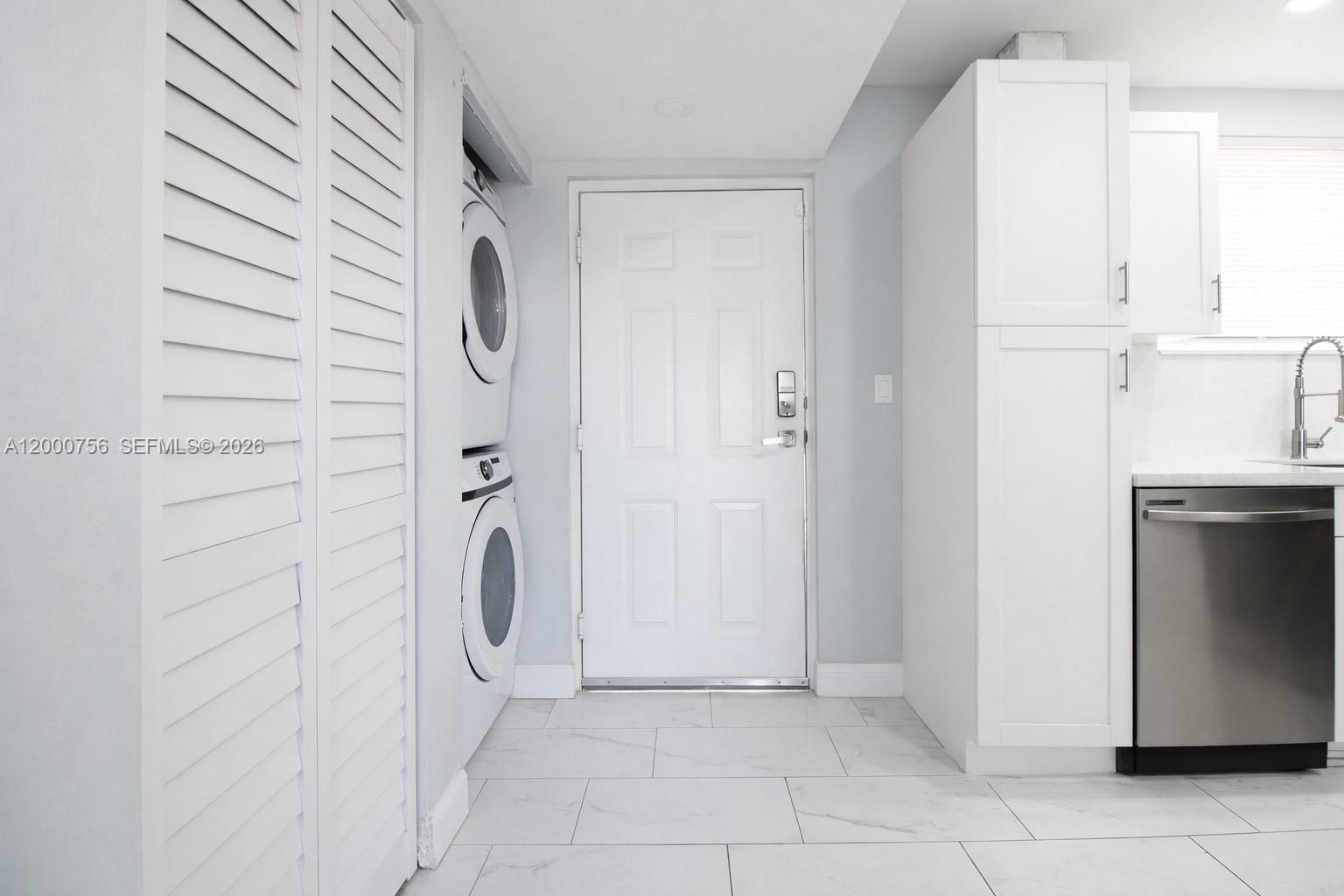 Real estate property located at 14951 82nd Ln #17-402, Miami-dade, Waterview Condo, Miami, FL