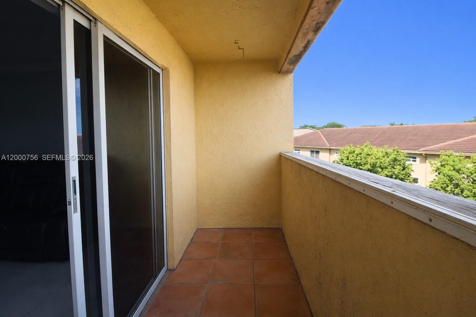 Real estate property located at 14951 82nd Ln #17-402, Miami-dade, Waterview Condo, Miami, FL