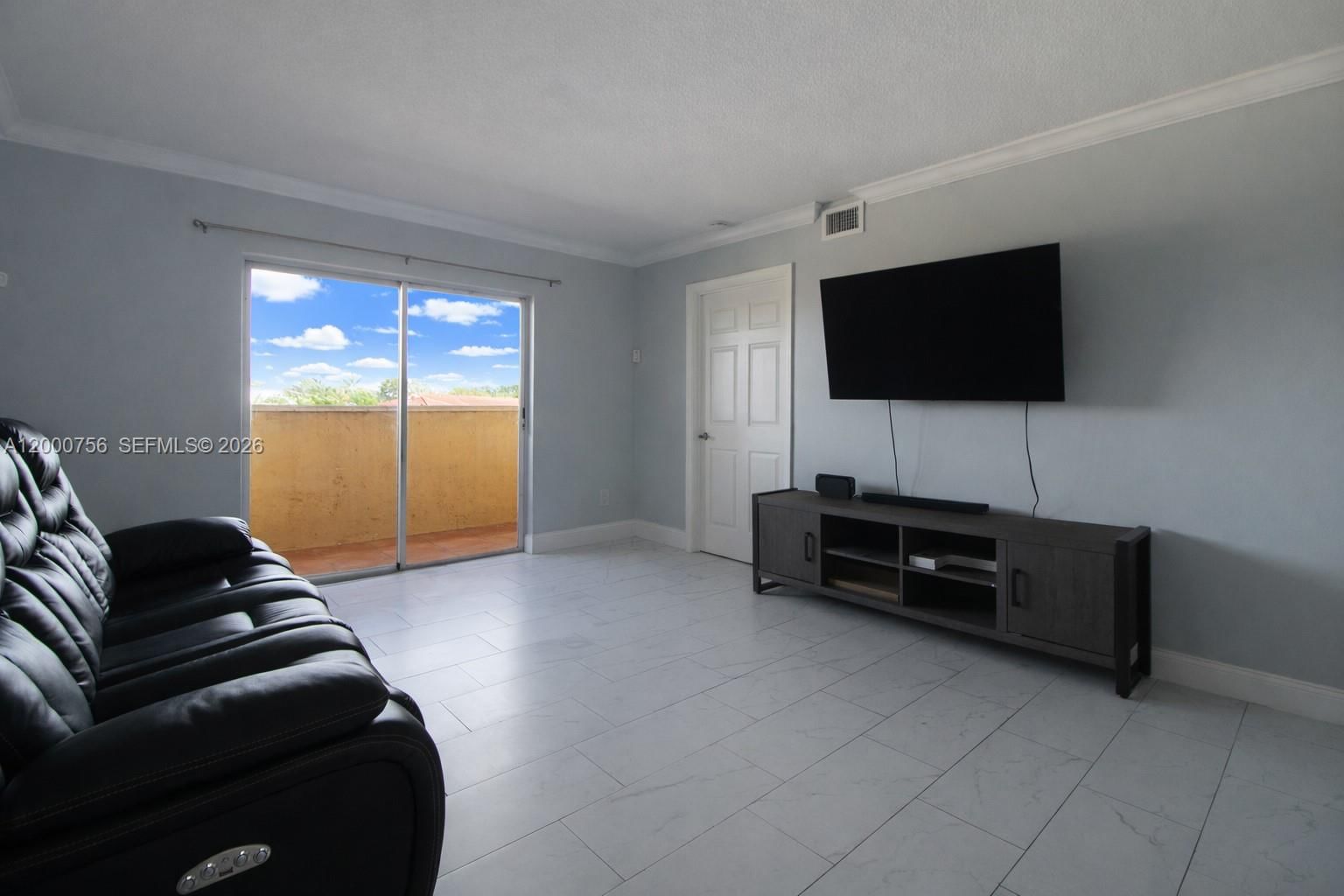 Real estate property located at 14951 82nd Ln #17-402, Miami-dade, Waterview Condo, Miami, FL