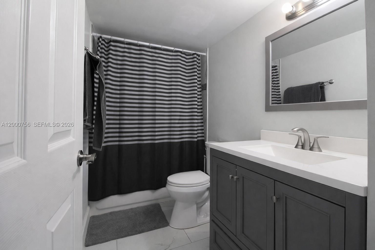 Real estate property located at 14951 82nd Ln #17-402, Miami-dade, Waterview Condo, Miami, FL