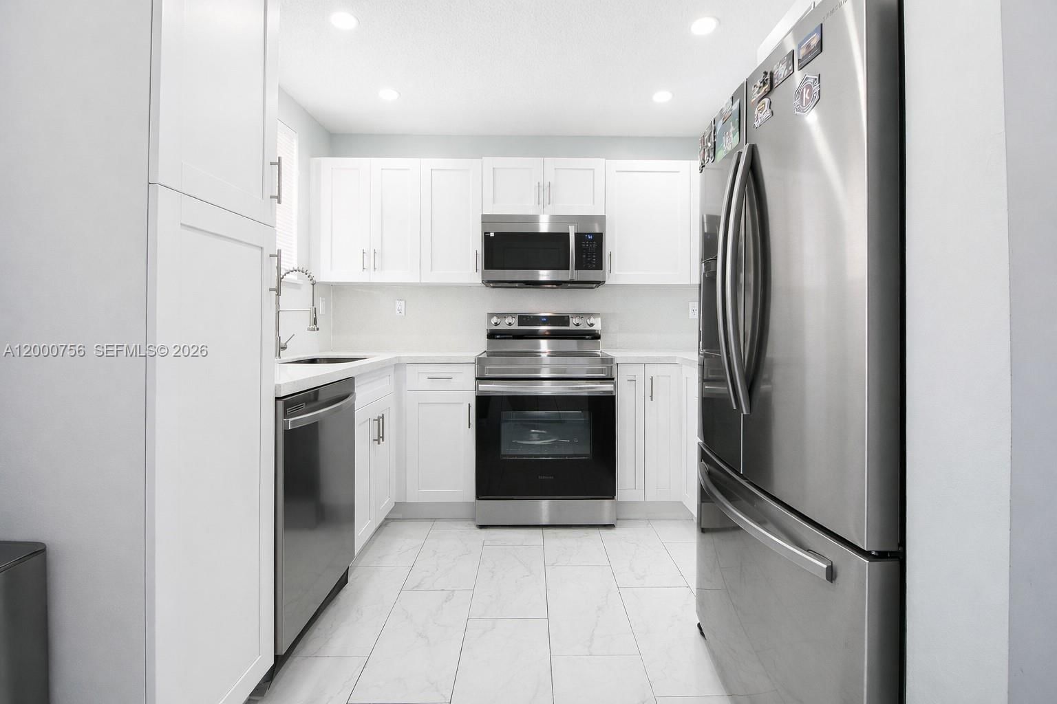 Real estate property located at 14951 82nd Ln #17-402, Miami-dade, Waterview Condo, Miami, FL