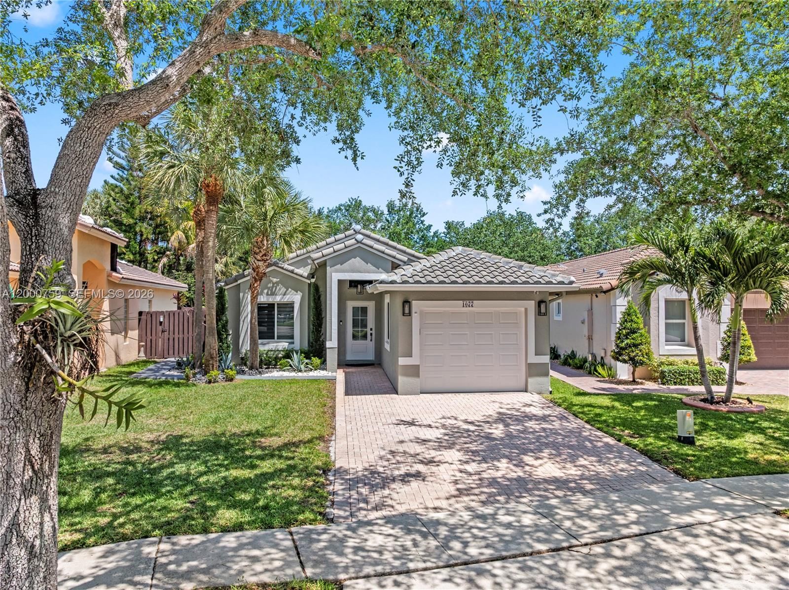 Real estate property located at 1077 170th Ave, Broward, Lakes Of Western Pines Re, Pembroke Pines, FL