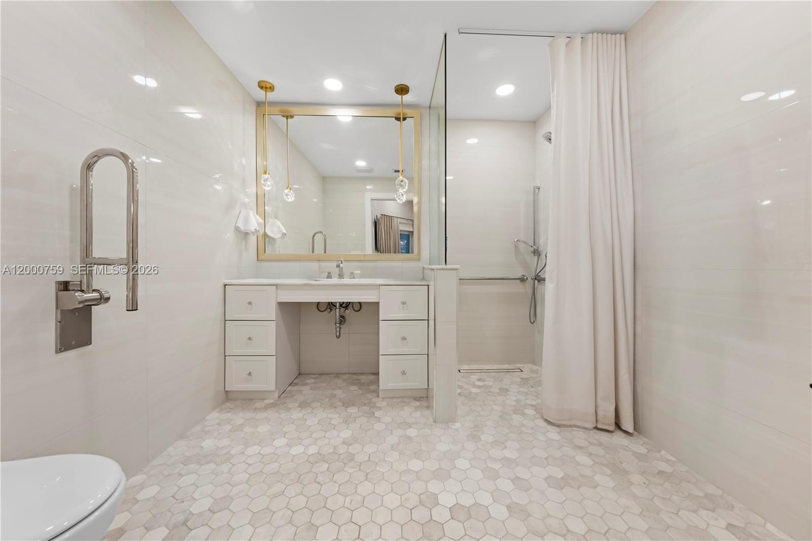 Real estate property located at 1077 170th Ave, Broward, Lakes Of Western Pines Re, Pembroke Pines, FL