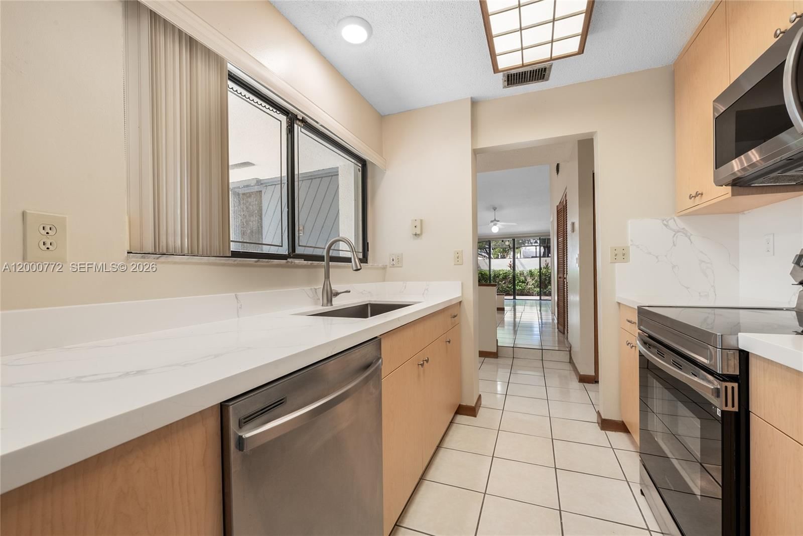 Real estate property located at 12313 148th Ter, Miami-dade, Villas Of Deerwood Replat, Miami, FL