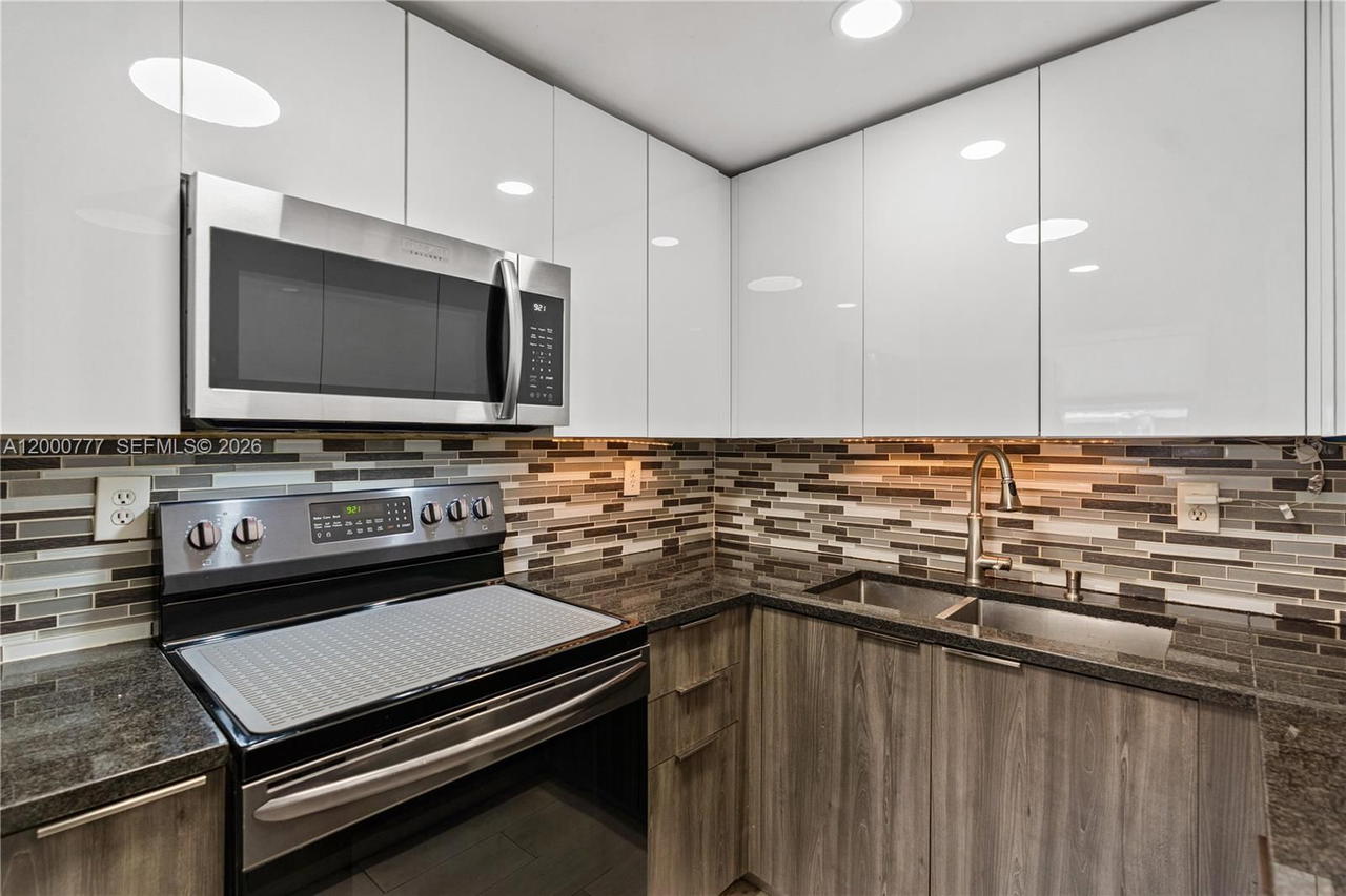 Real estate property located at 1705 57th St #506, Miami-dade, Villa 56 Condo, Hialeah, FL