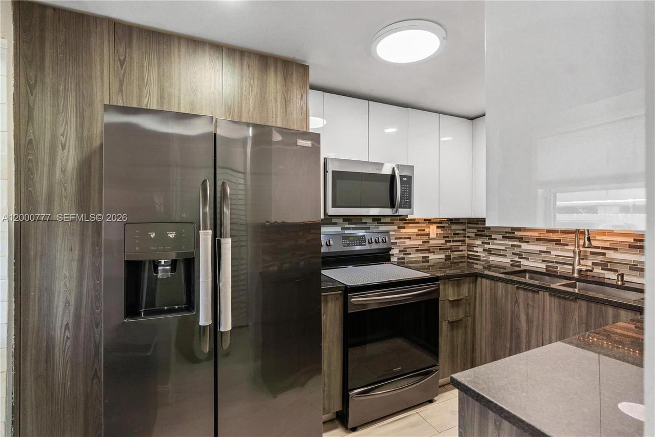 Real estate property located at 1705 57th St #506, Miami-dade, Villa 56 Condo, Hialeah, FL