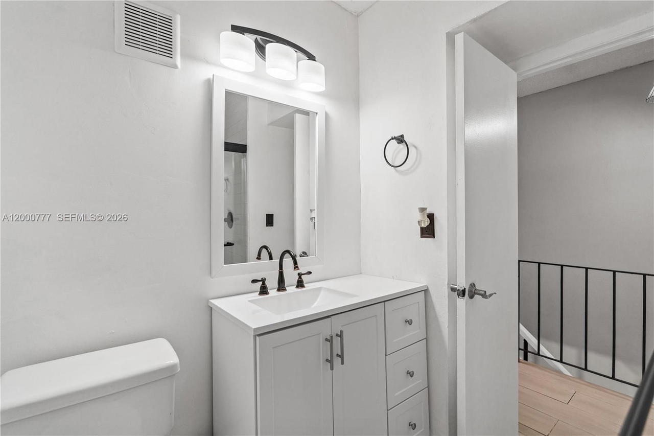 Real estate property located at 1705 57th St #506, Miami-dade, Villa 56 Condo, Hialeah, FL