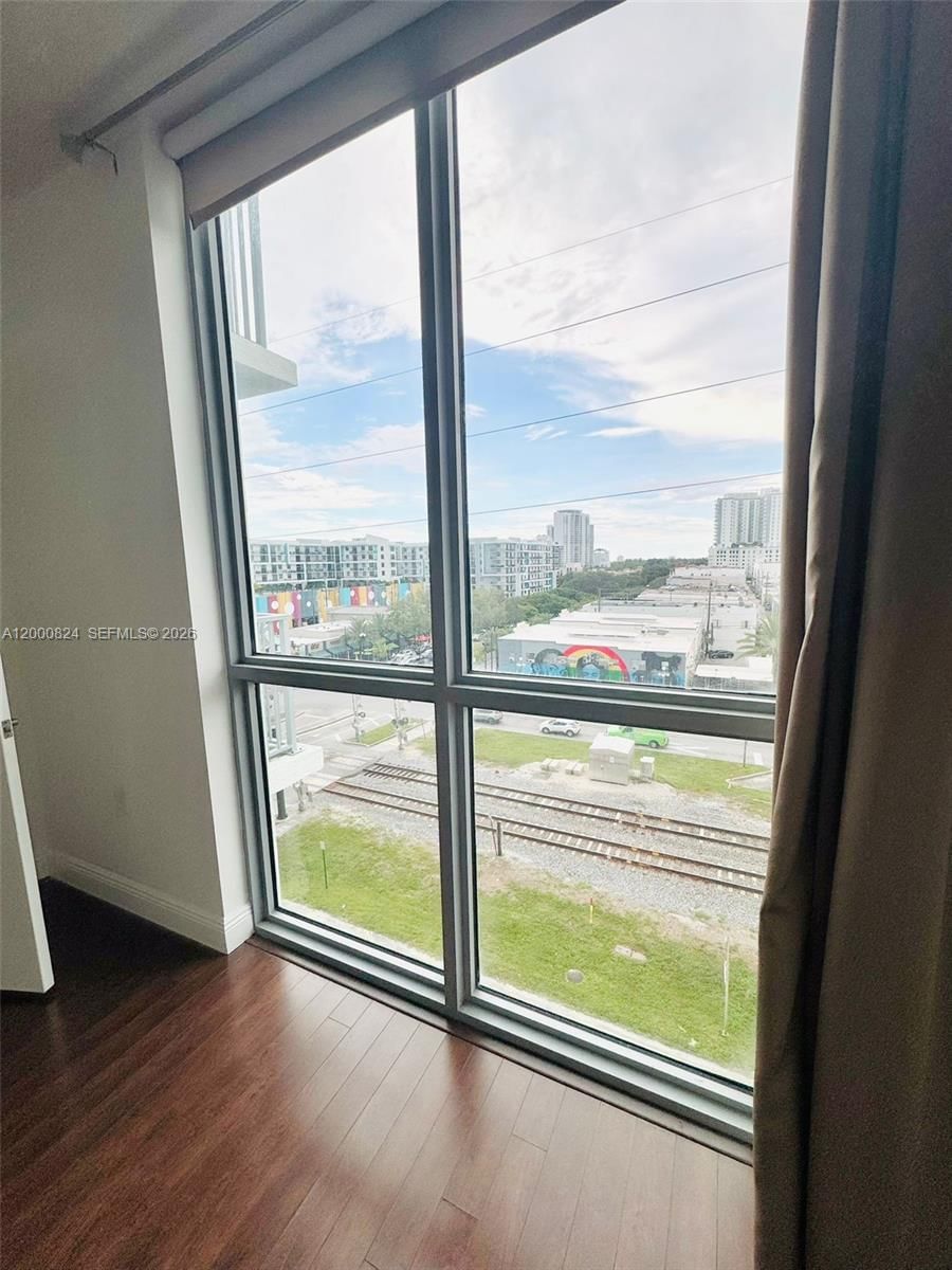 Real estate property located at 140 Dixie Hwy #513, Broward, Hollywood Station Res Con, Hollywood, FL