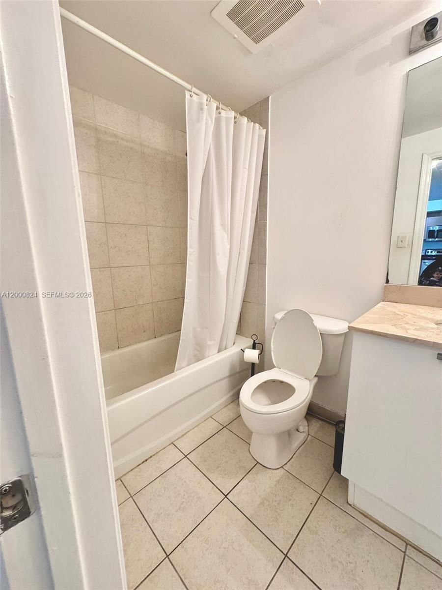 Real estate property located at 140 Dixie Hwy #513, Broward, Hollywood Station Res Con, Hollywood, FL