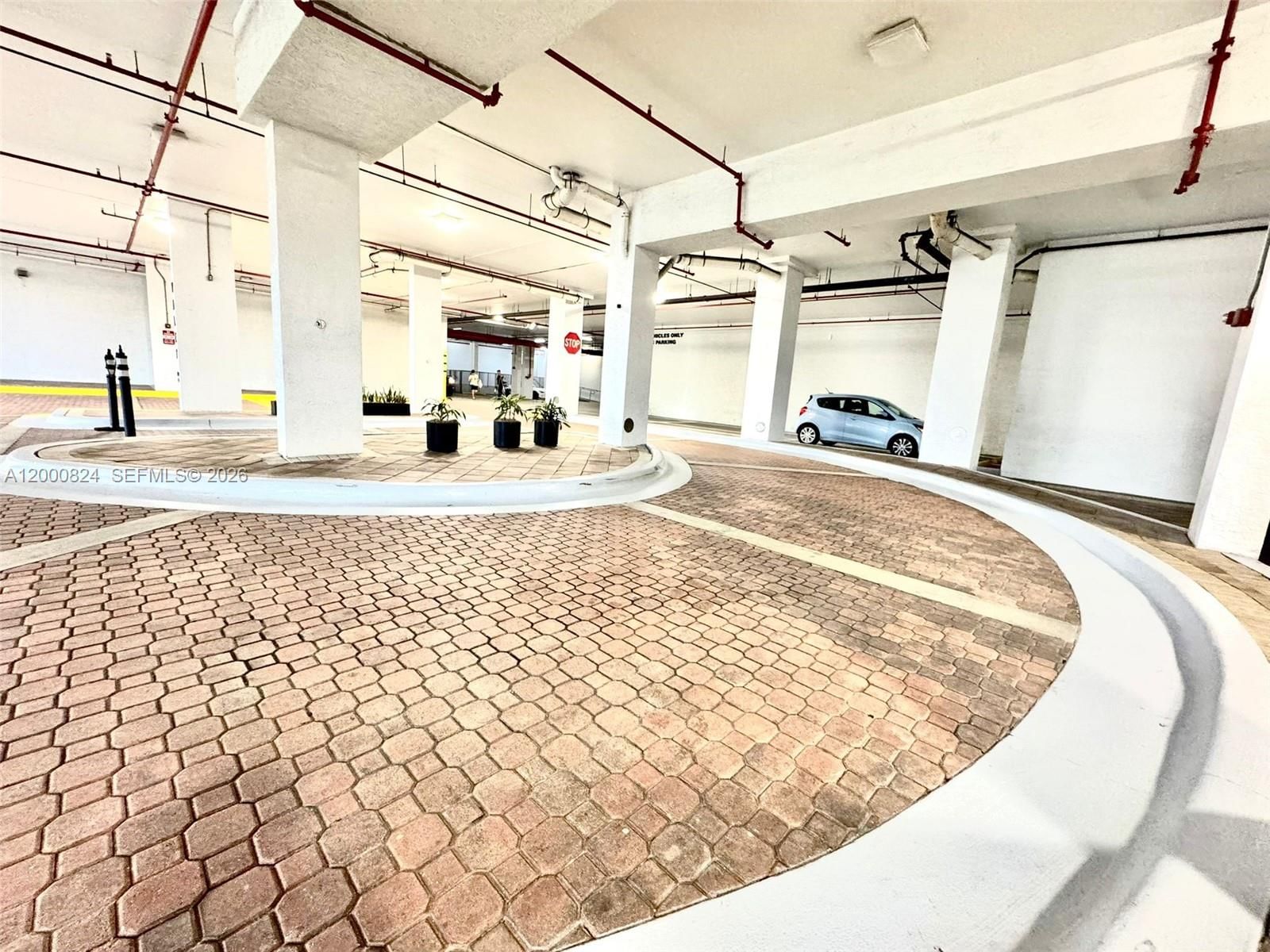 Real estate property located at 140 Dixie Hwy #513, Broward, Hollywood Station Res Con, Hollywood, FL