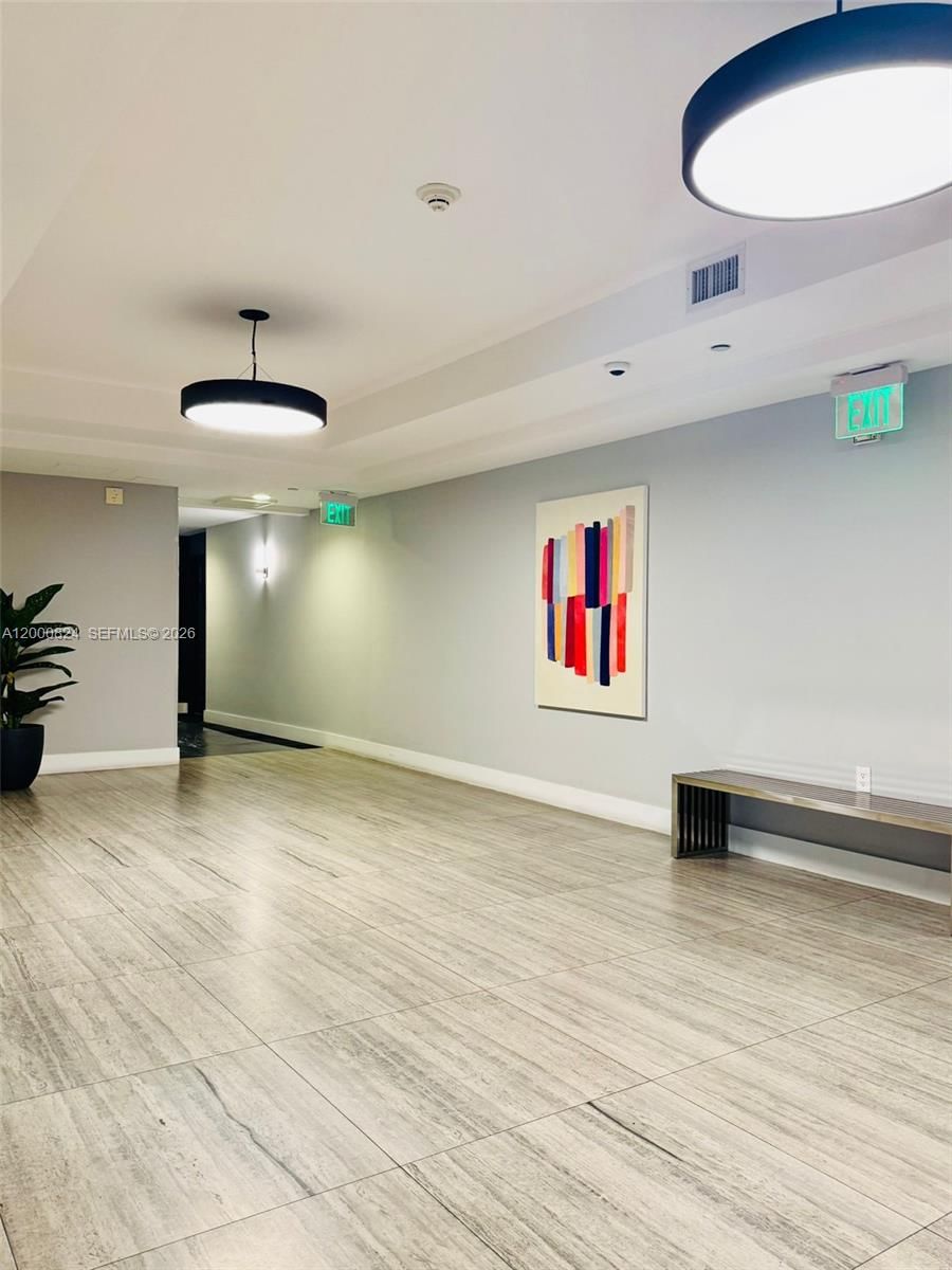 Real estate property located at 140 Dixie Hwy #513, Broward, Hollywood Station Res Con, Hollywood, FL