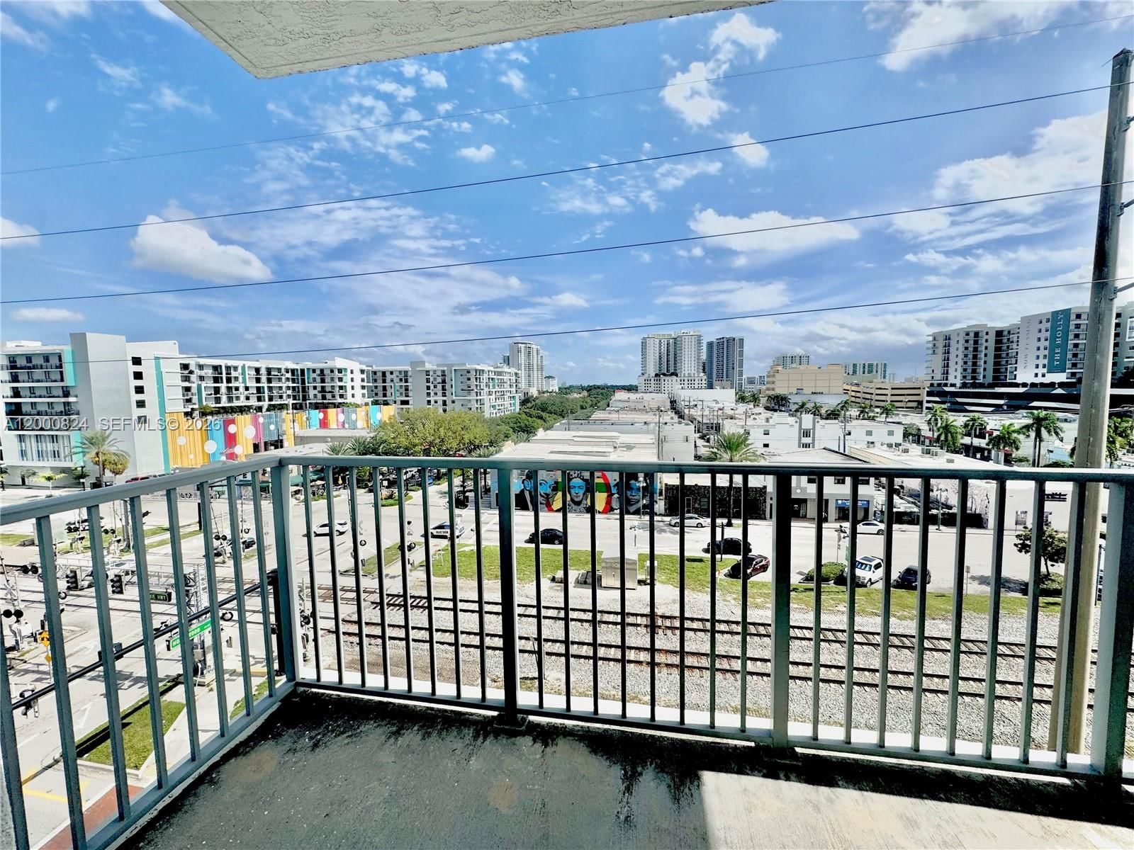 Real estate property located at 140 Dixie Hwy #513, Broward, Hollywood Station Res Con, Hollywood, FL