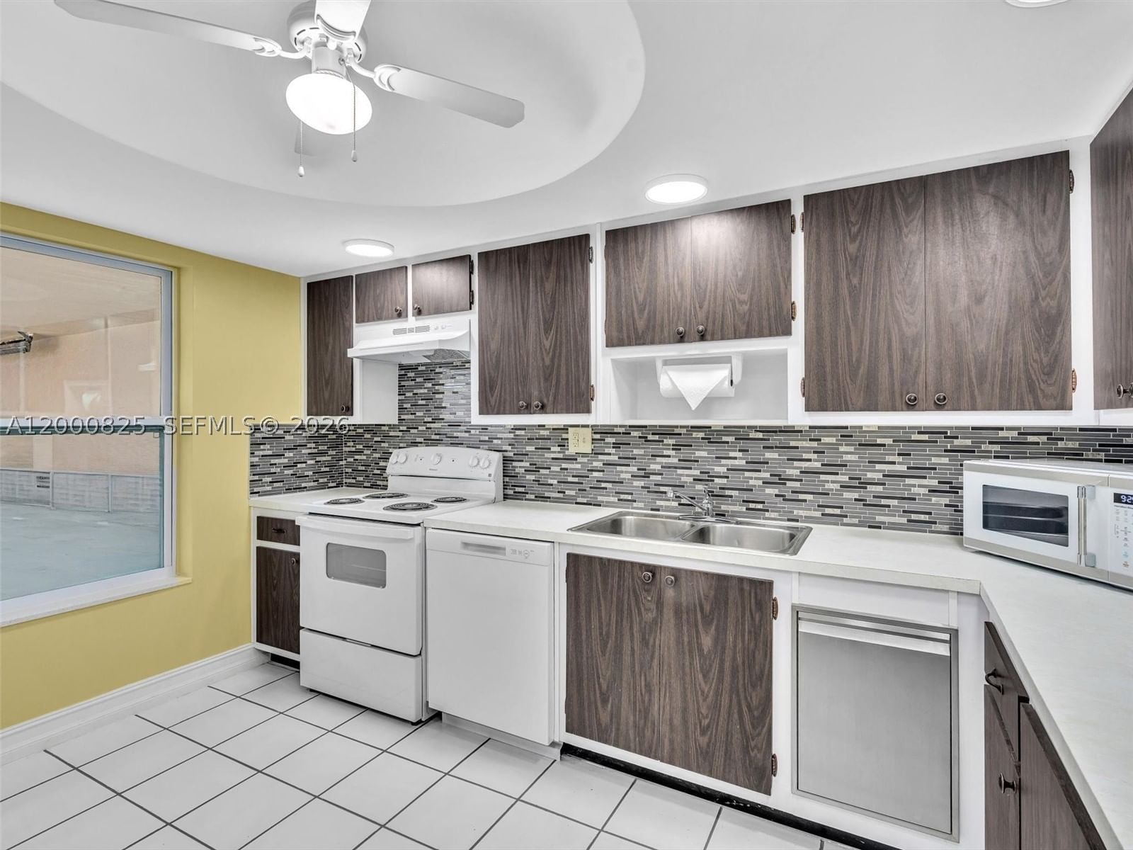 Real estate property located at 19174 Bobolink Dr, Miami-dade, Country Club Of Miami - F, Hialeah, FL