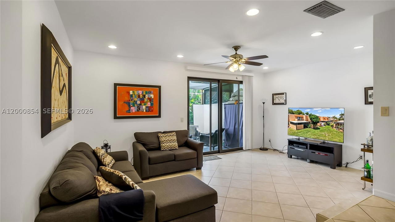 Real estate property located at 1541 92nd Ave #186, Broward, Westview Condominium No T, Pembroke Pines, FL
