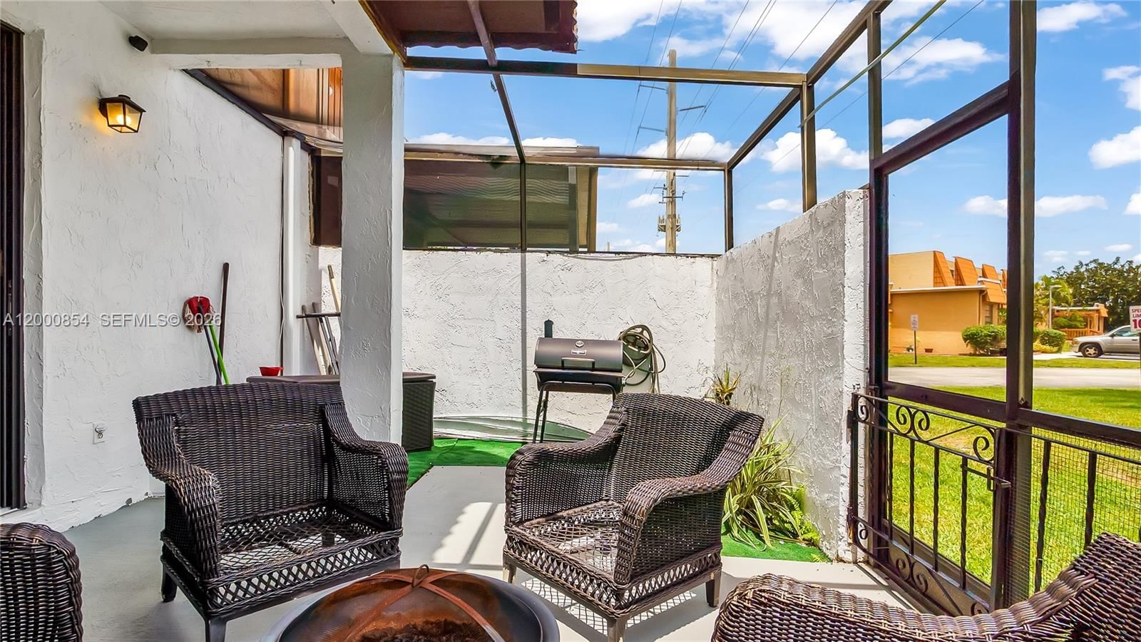 Real estate property located at 1541 92nd Ave #186, Broward, Westview Condominium No T, Pembroke Pines, FL