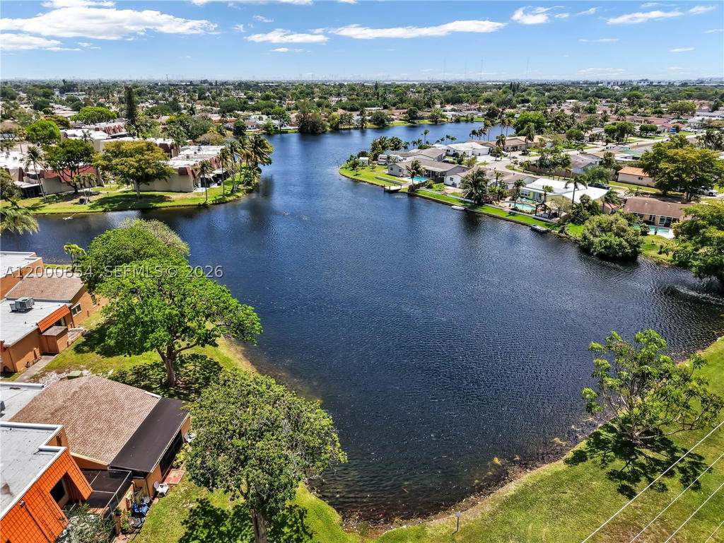 Real estate property located at 1541 92nd Ave #186, Broward, Westview Condominium No T, Pembroke Pines, FL