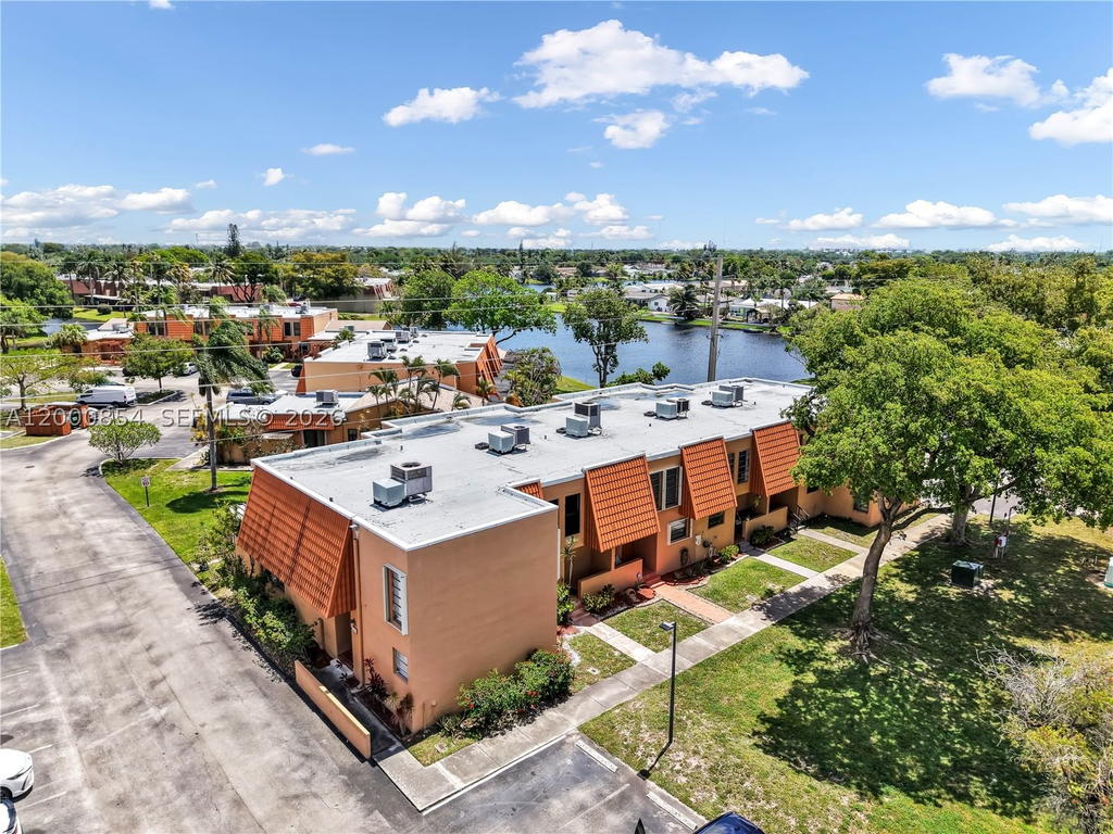 Real estate property located at 1541 92nd Ave #186, Broward, Westview Condominium No T, Pembroke Pines, FL