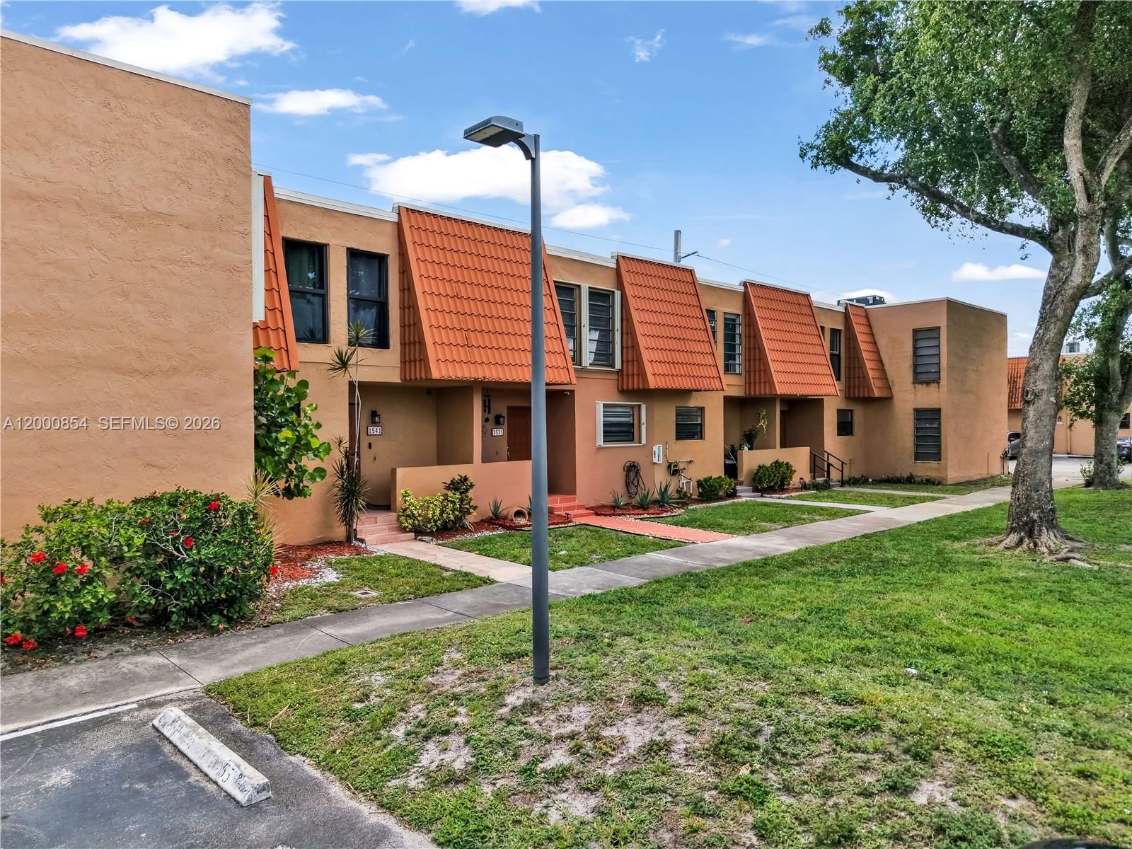 Real estate property located at 1541 92nd Ave #186, Broward, Westview Condominium No T, Pembroke Pines, FL