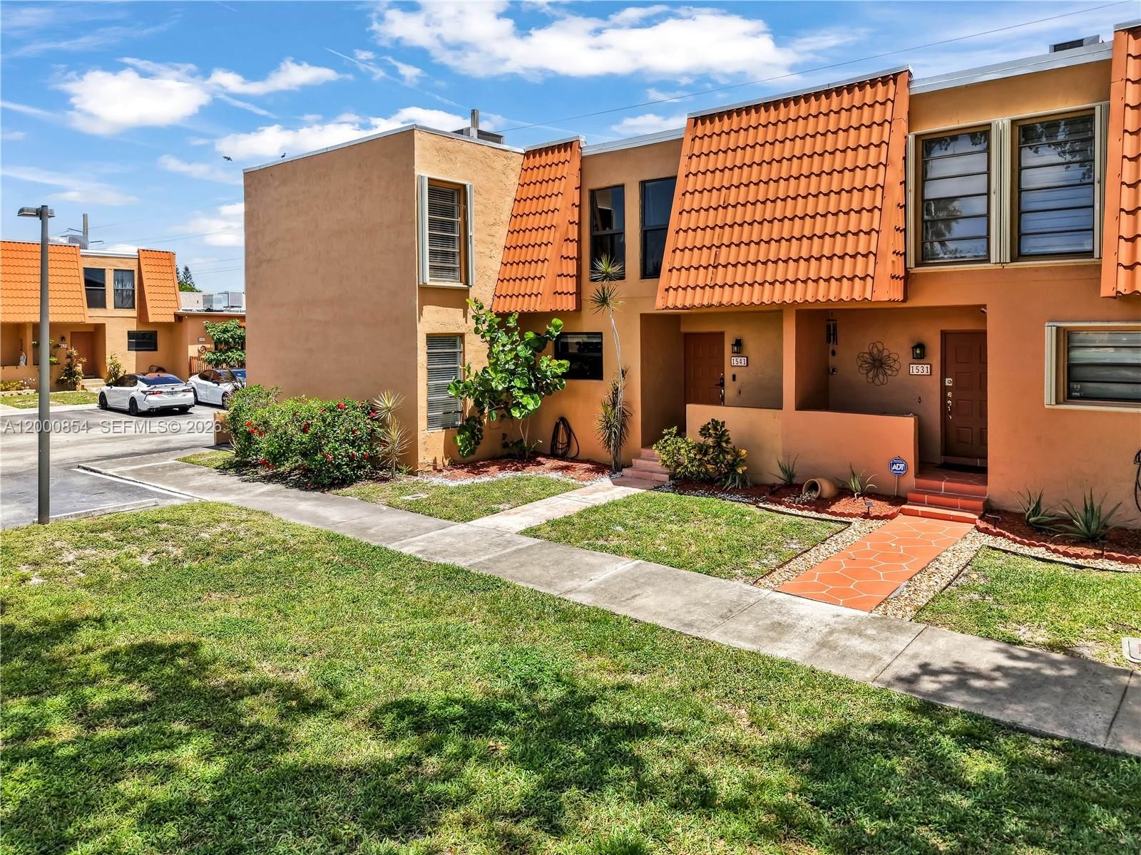 Real estate property located at 1541 92nd Ave #186, Broward, Westview Condominium No T, Pembroke Pines, FL