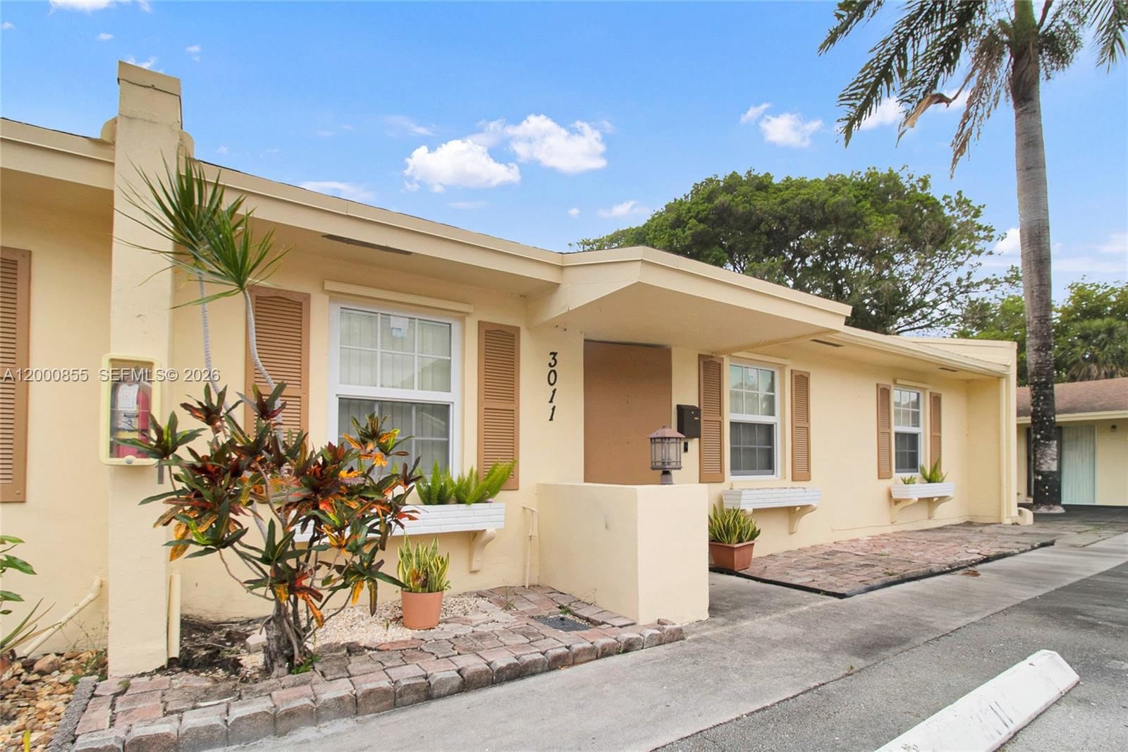 Real estate property located at 3011 68th St #10F, Broward, No 1 Palm-aire Village Co, Fort Lauderdale, FL