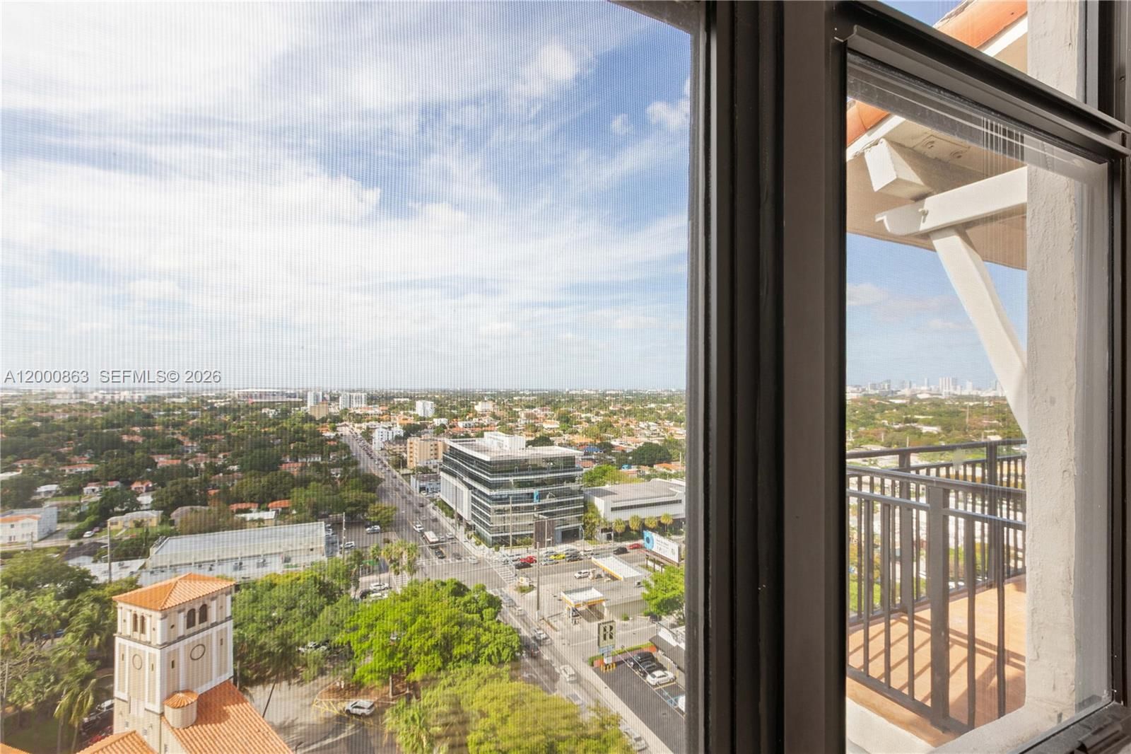 Real estate property located at 888 Douglas Rd PH01, Miami-dade, Puerta De Palmas Condo, Coral Gables, FL