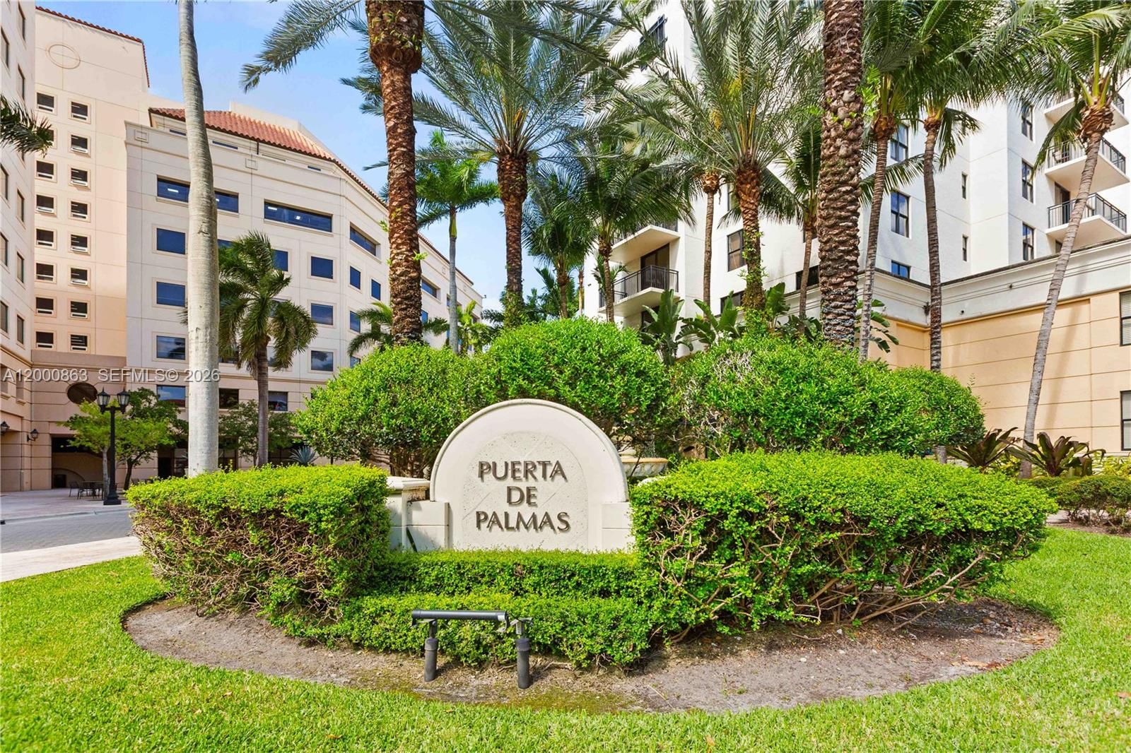 Real estate property located at 888 Douglas Rd PH01, Miami-dade, Puerta De Palmas Condo, Coral Gables, FL