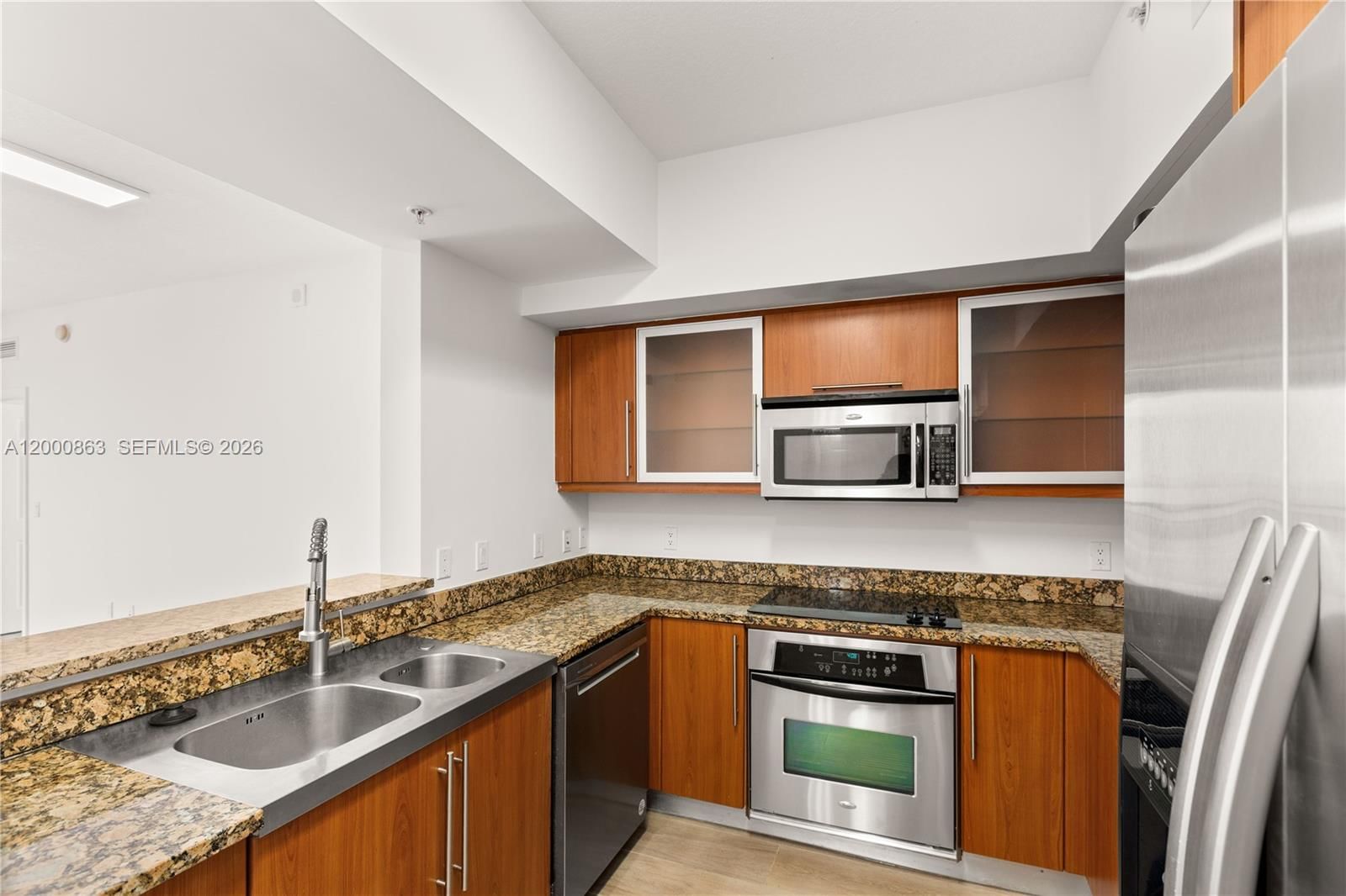 Real estate property located at 888 Douglas Rd PH01, Miami-dade, Puerta De Palmas Condo, Coral Gables, FL