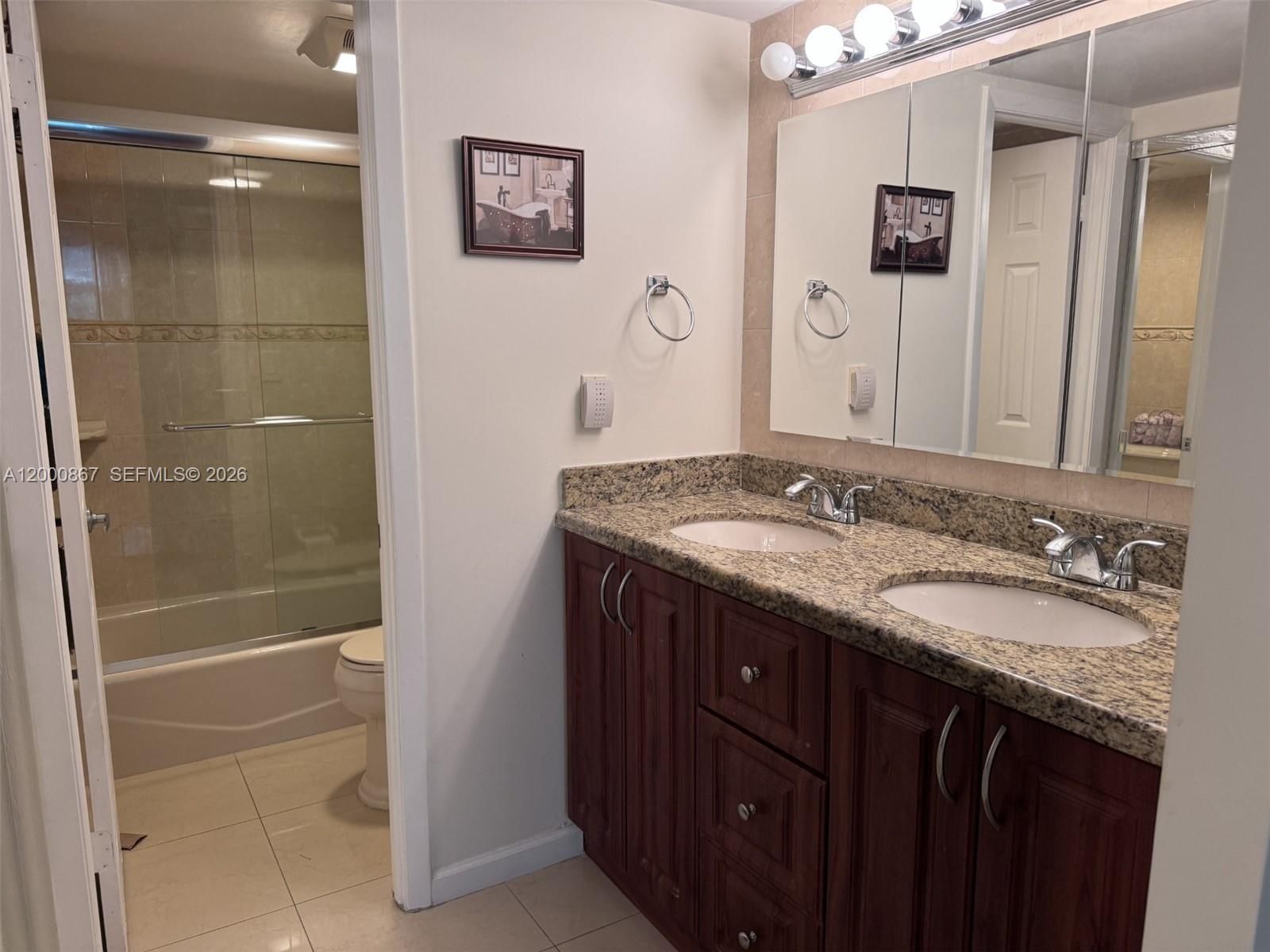 Real estate property located at 10850 Kendall Dr #414, Miami-dade, Kendall Gate Condo, Miami, FL