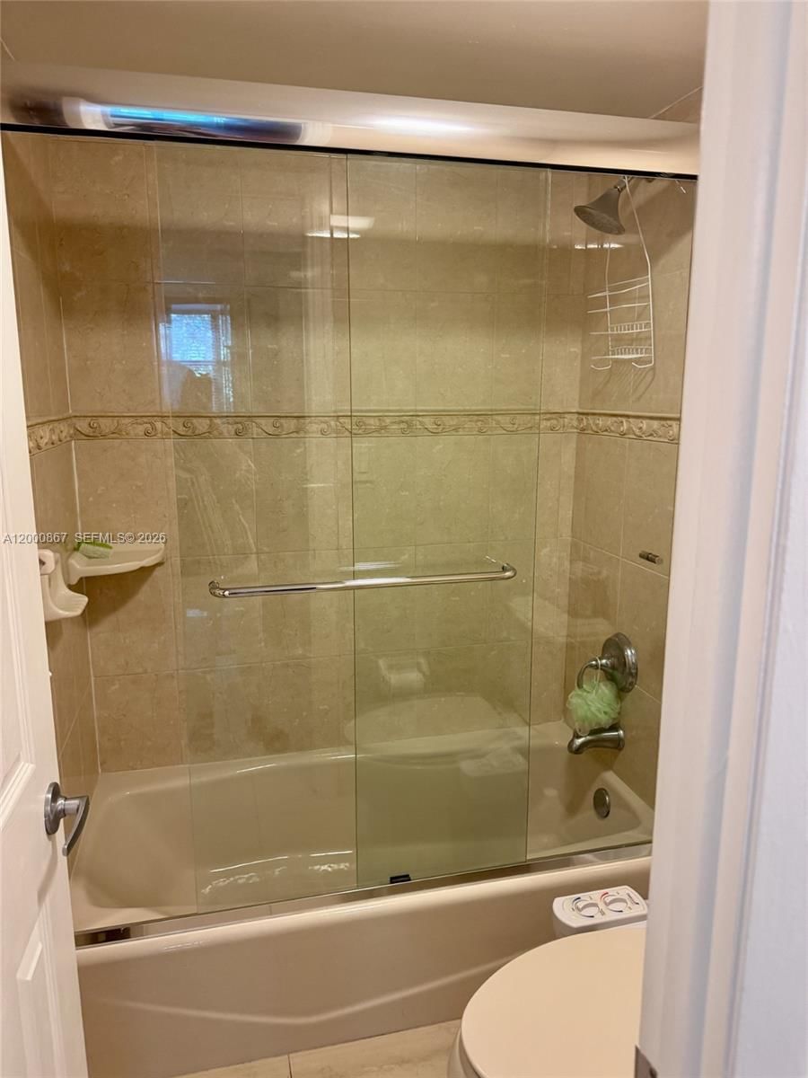 Real estate property located at 10850 Kendall Dr #414, Miami-dade, Kendall Gate Condo, Miami, FL