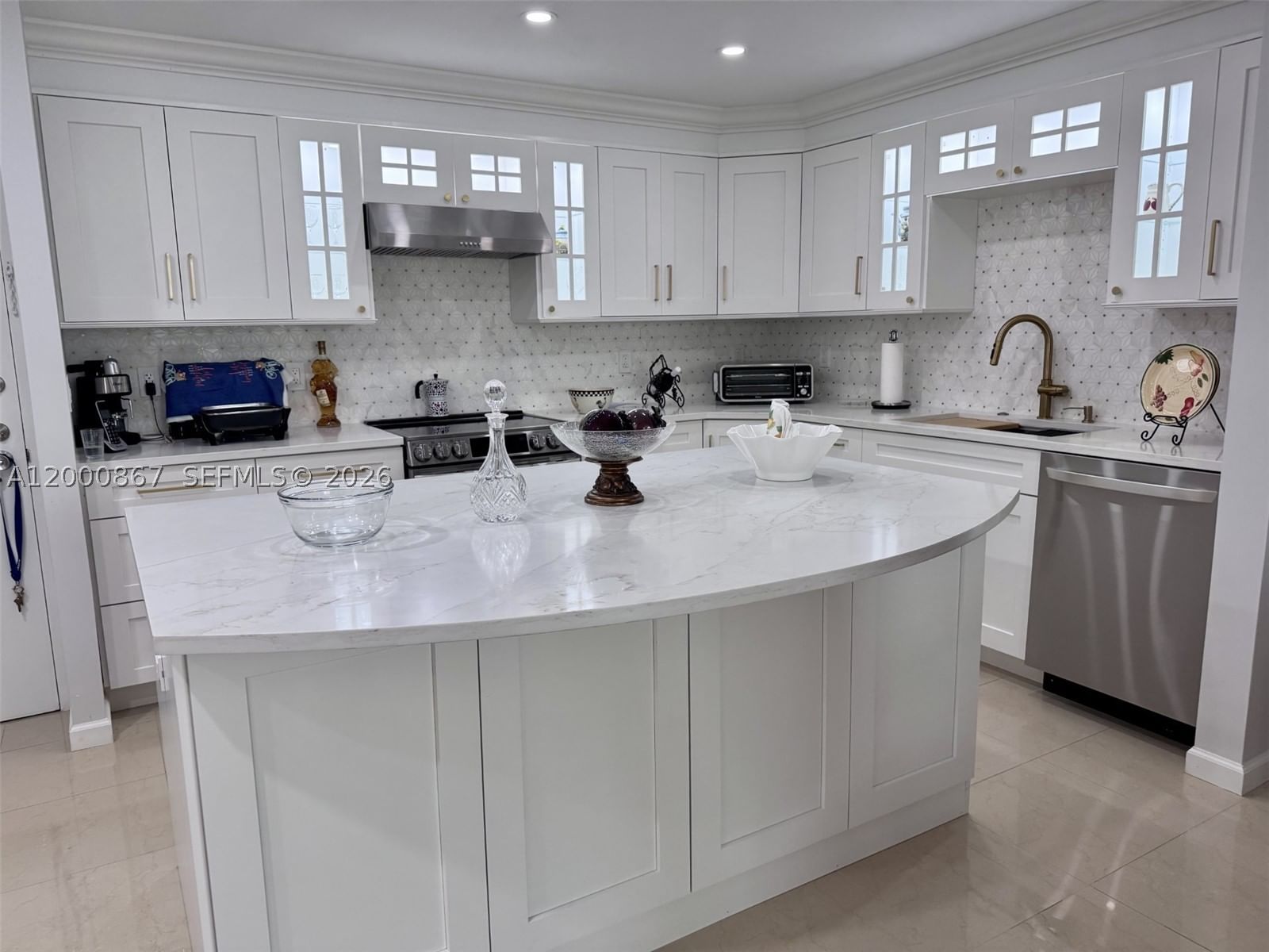 Real estate property located at 10850 Kendall Dr #414, Miami-dade, Kendall Gate Condo, Miami, FL