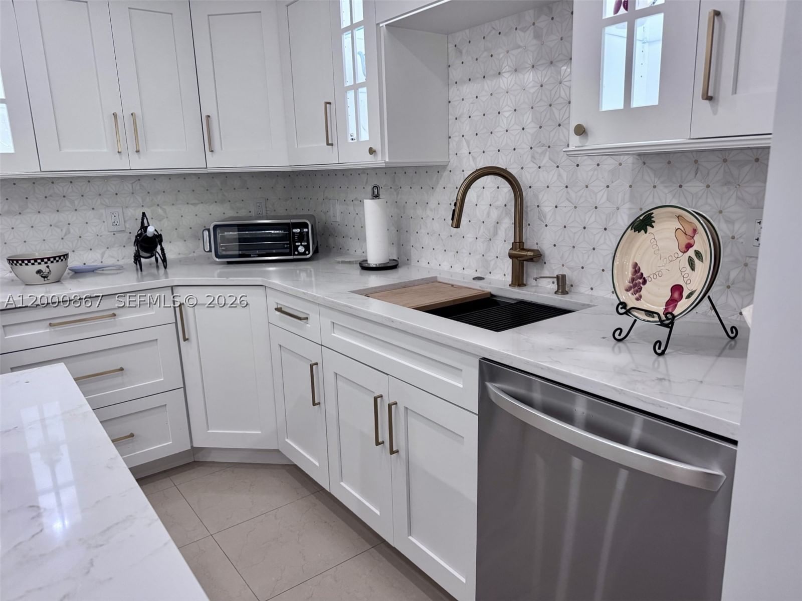 Real estate property located at 10850 Kendall Dr #414, Miami-dade, Kendall Gate Condo, Miami, FL