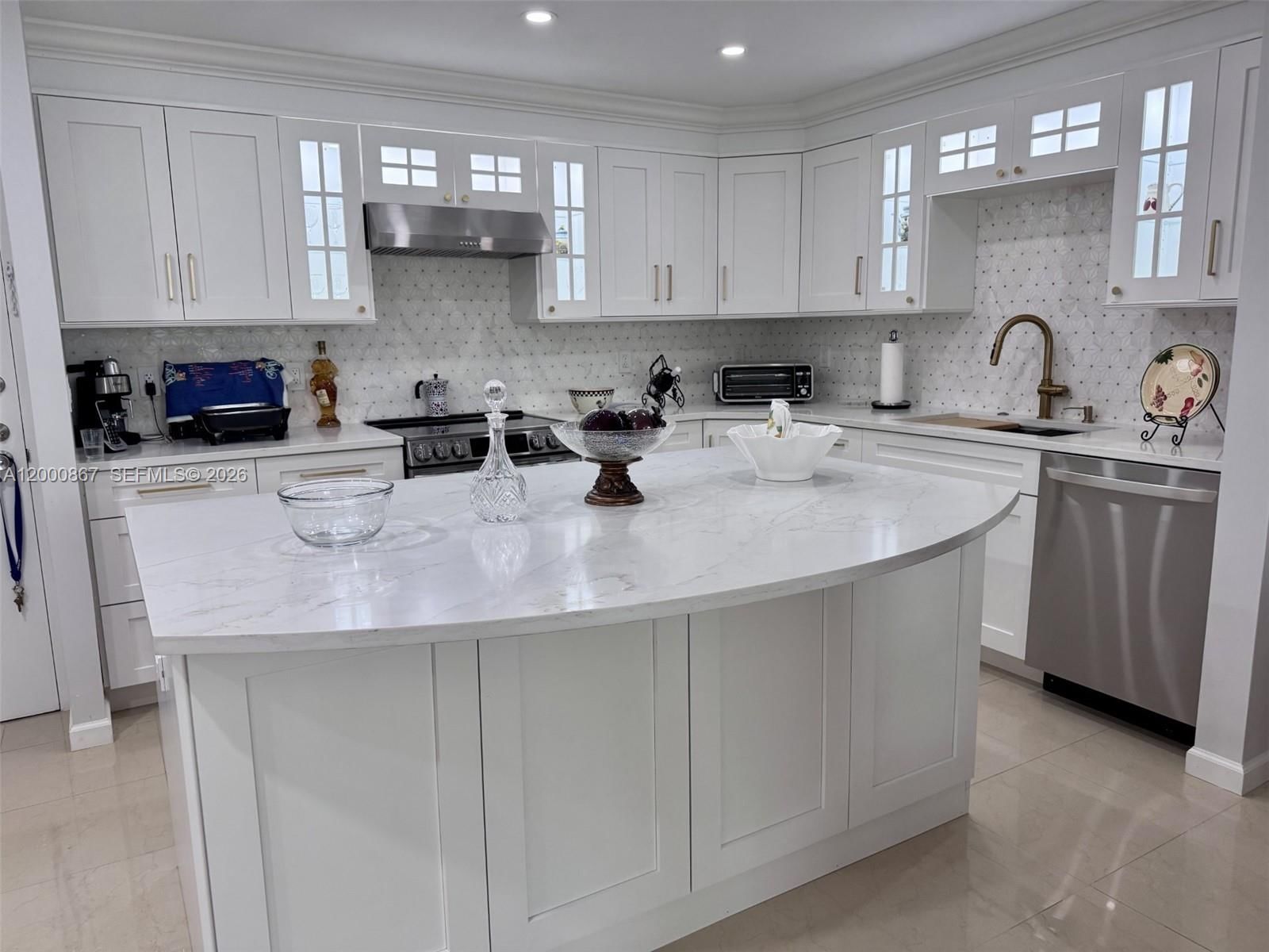 Real estate property located at 10850 Kendall Dr #414, Miami-dade, Kendall Gate Condo, Miami, FL