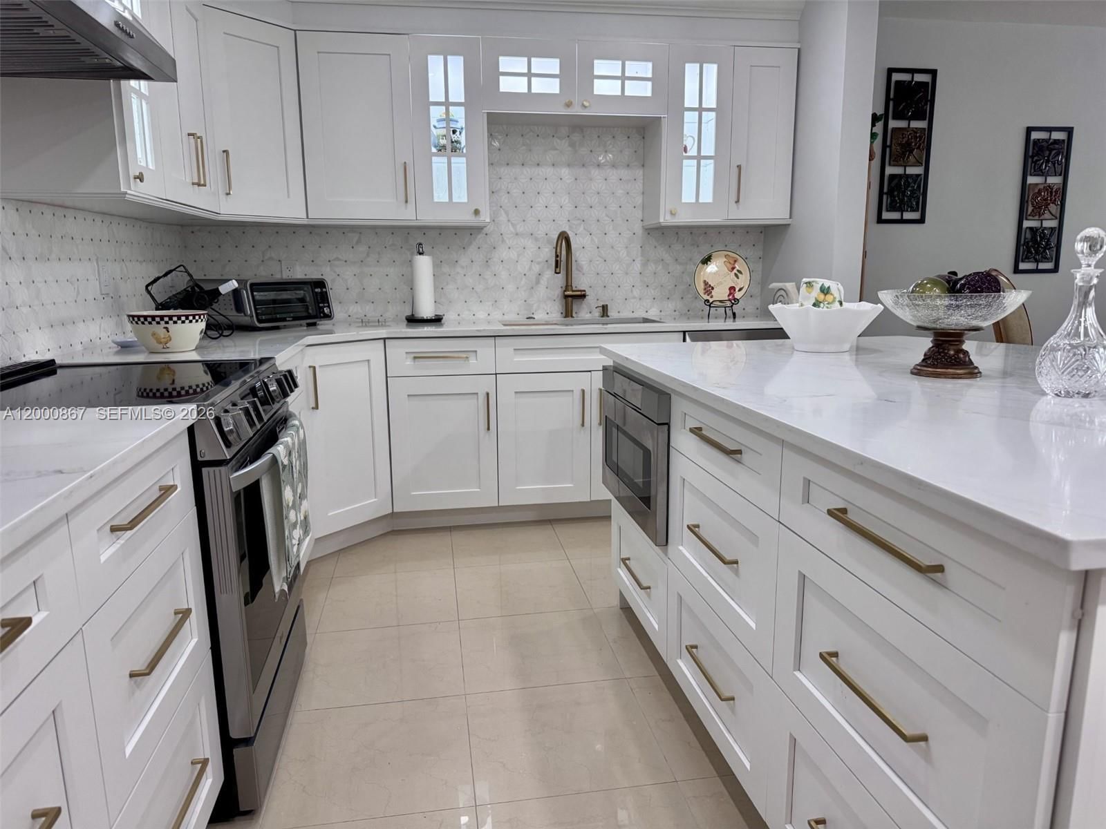 Real estate property located at 10850 Kendall Dr #414, Miami-dade, Kendall Gate Condo, Miami, FL