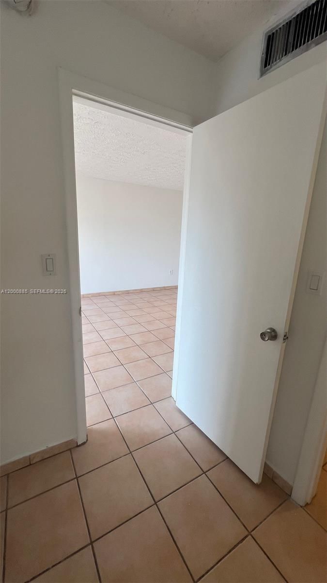 Real estate property located at 6070 18th Ave #323, Miami-dade, Palmetto Springs Condo Vi, Hialeah, FL