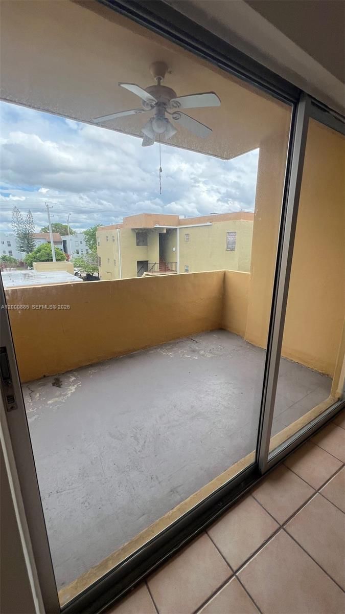 Real estate property located at 6070 18th Ave #323, Miami-dade, Palmetto Springs Condo Vi, Hialeah, FL