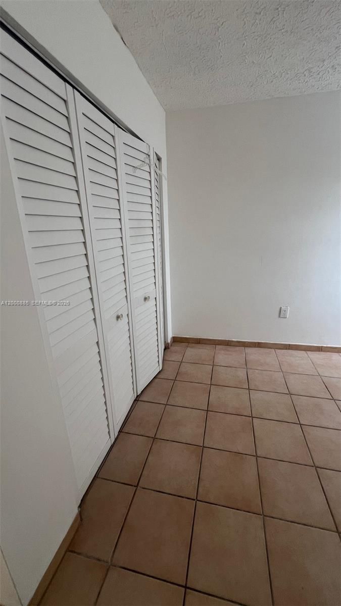 Real estate property located at 6070 18th Ave #323, Miami-dade, Palmetto Springs Condo Vi, Hialeah, FL