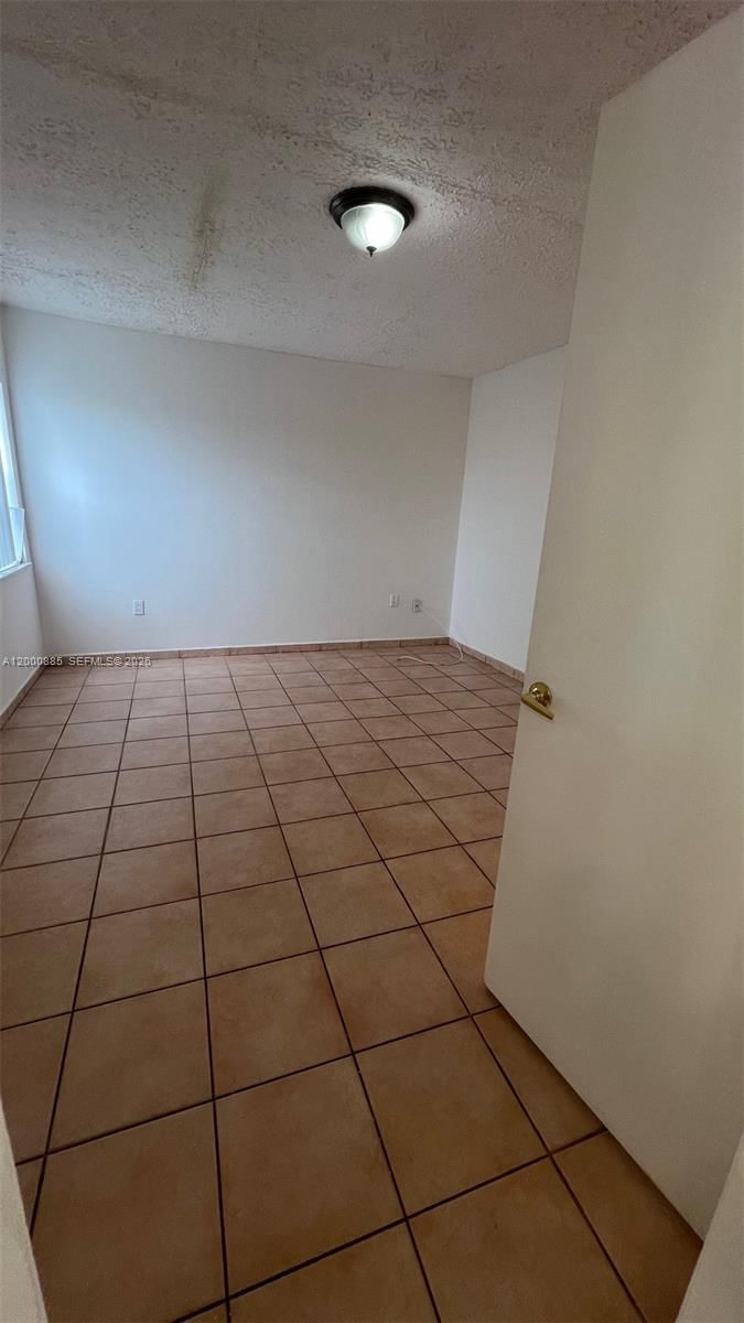 Real estate property located at 6070 18th Ave #323, Miami-dade, Palmetto Springs Condo Vi, Hialeah, FL
