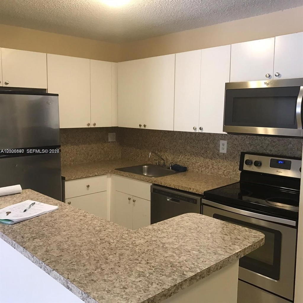 Real estate property located at 7200 179th St #302, Miami-dade, Villa Bellini Condo, Hialeah, FL