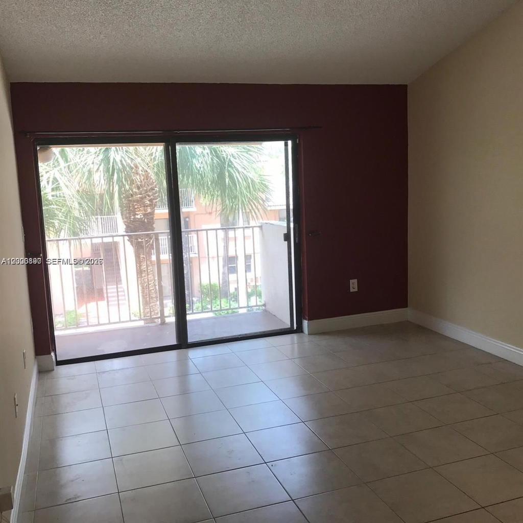 Real estate property located at 7200 179th St #302, Miami-dade, Villa Bellini Condo, Hialeah, FL
