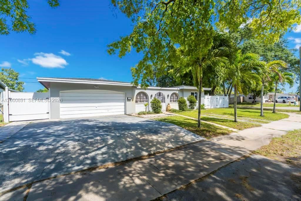 Real estate property located at 1301 74th Ter, Broward, Boulevard Heights Section, Hollywood, FL