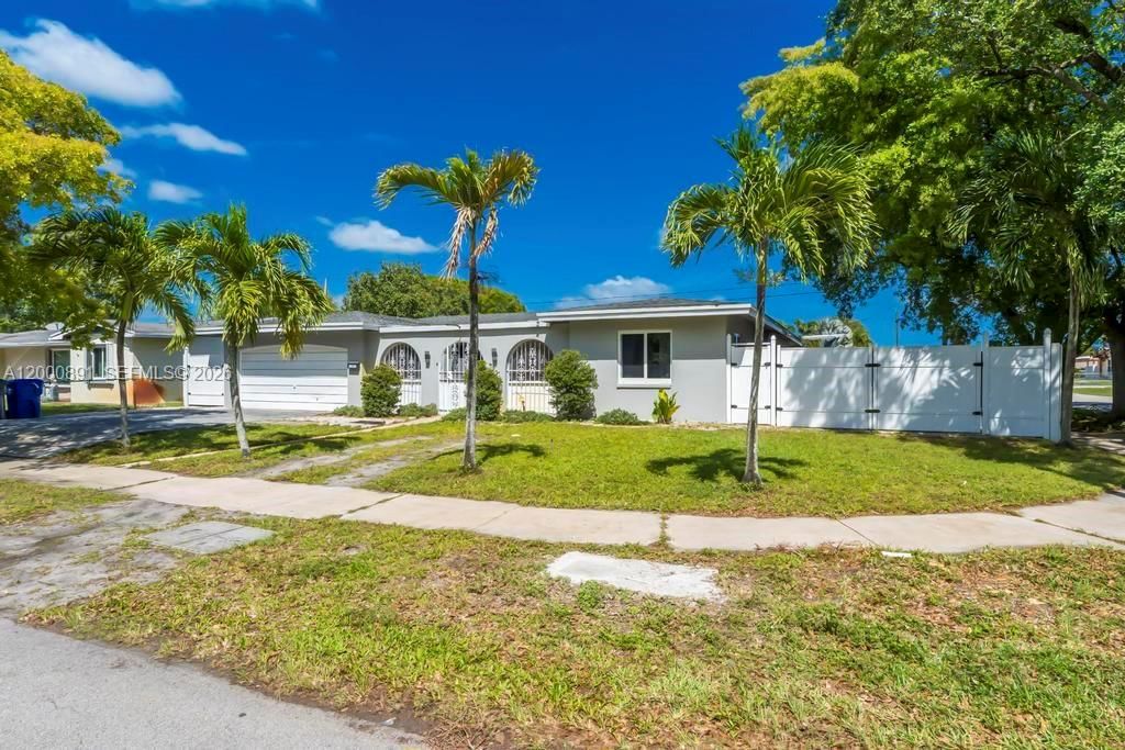 Real estate property located at 1301 74th Ter, Broward, Boulevard Heights Section, Hollywood, FL